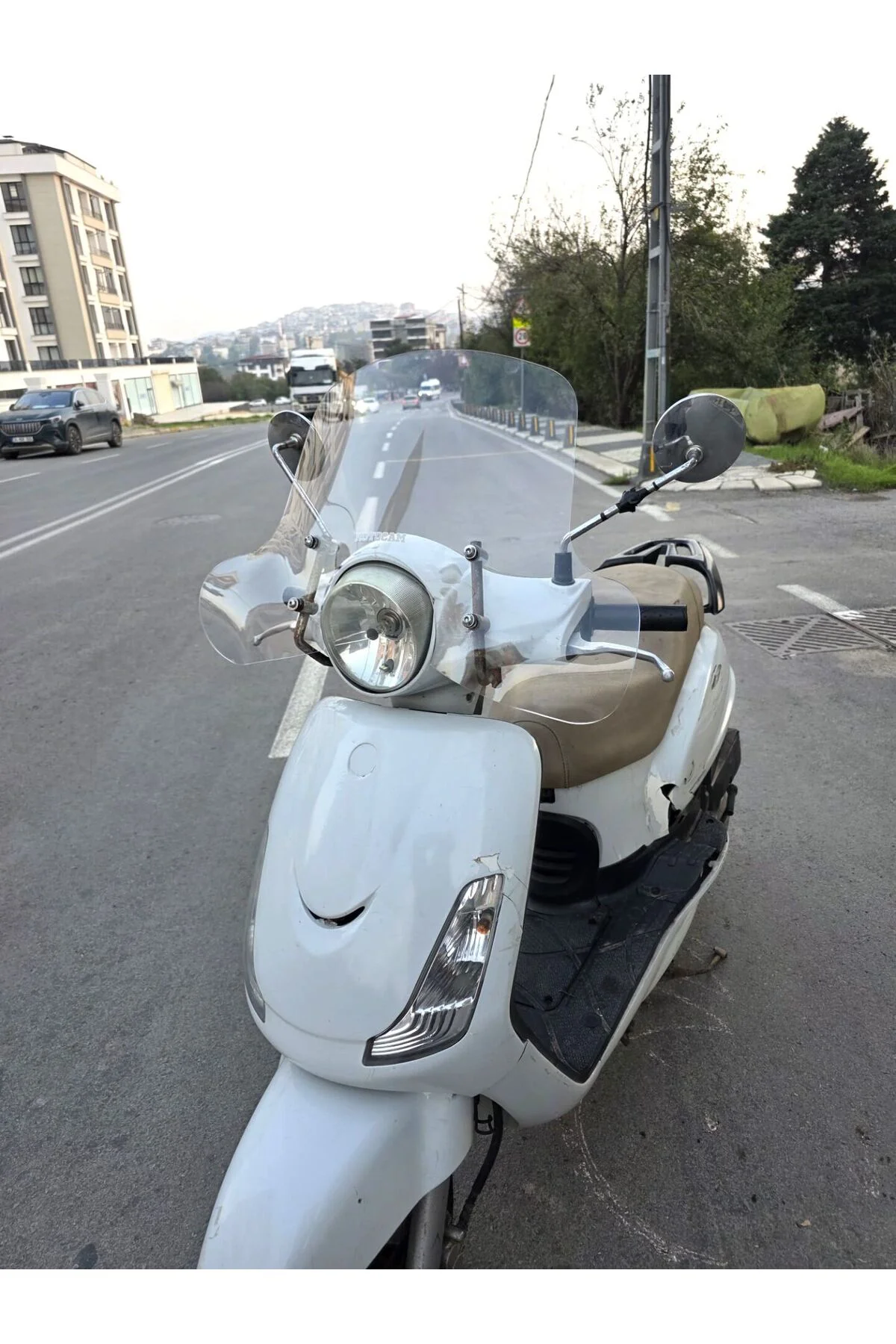 SYM Fiddle IV 125 Ön Cam 2023-2024 Model 53cm Şeffaf Renkli Elcikli APARATSIZ