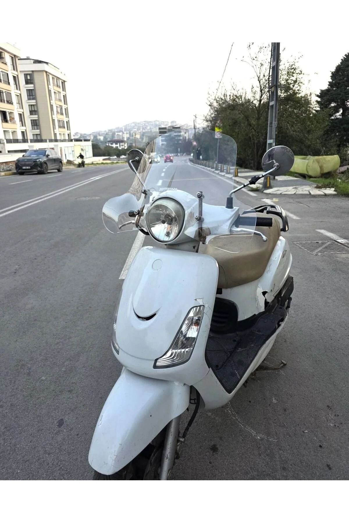 SYM Fiddle IV 125 Ön Cam 2023-2024 Model 53cm Şeffaf Renkli Elcikli APARATSIZ