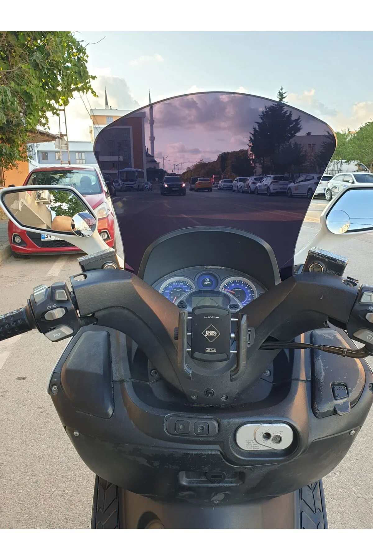 SYM Gts Evo 250 Ön Cam 2006-2015 Model 53cm Siyah Renkli 4mm