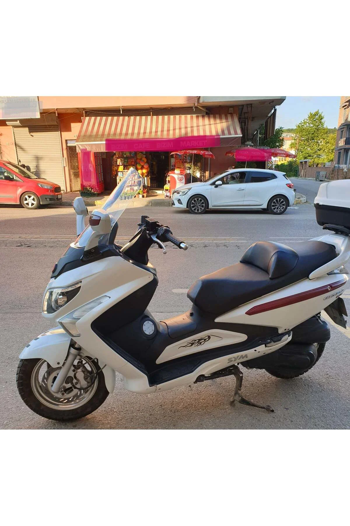 SYM Gts Evo 250 Ön Cam 2006-2015 Model 63cm Şeffaf Renkli 4mm 10c