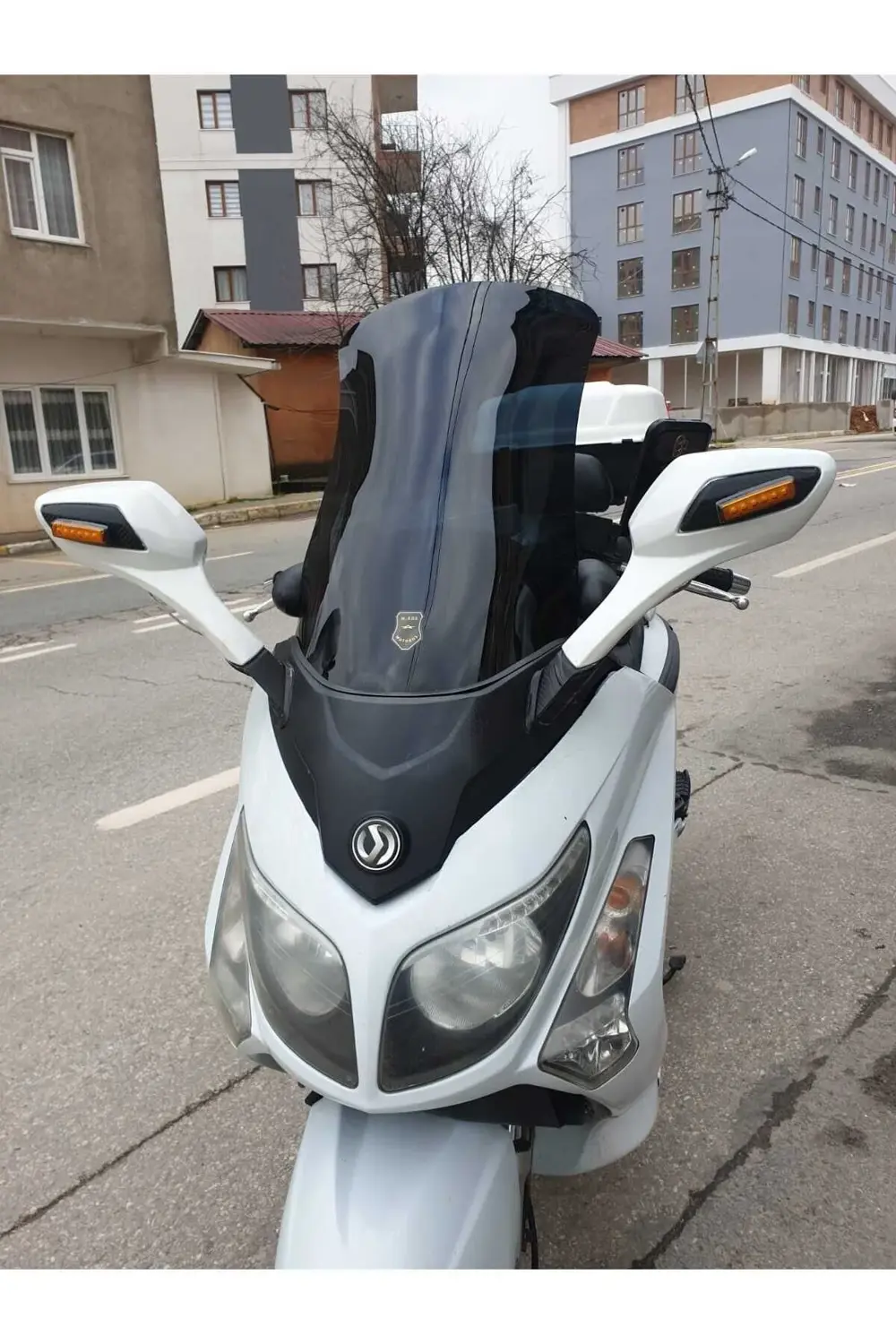 Sym Gts Evo 250 Ön cam 2006 2013 Modeldir 53cm  Siyah Renk  4mm o