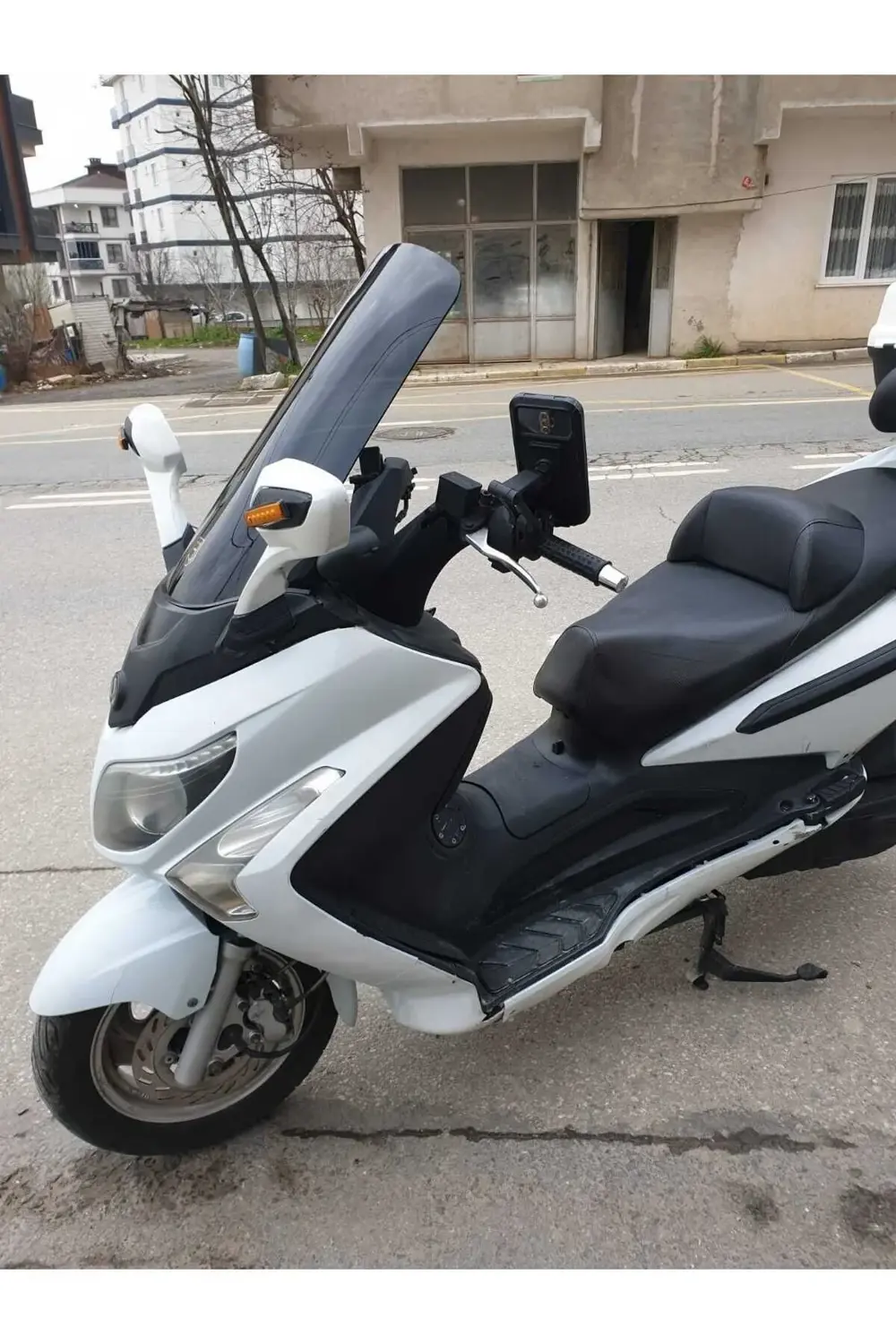 Sym Gts Evo 250 Ön cam 2006 2013 Modeldir 53cm  Siyah Renk  4mm o