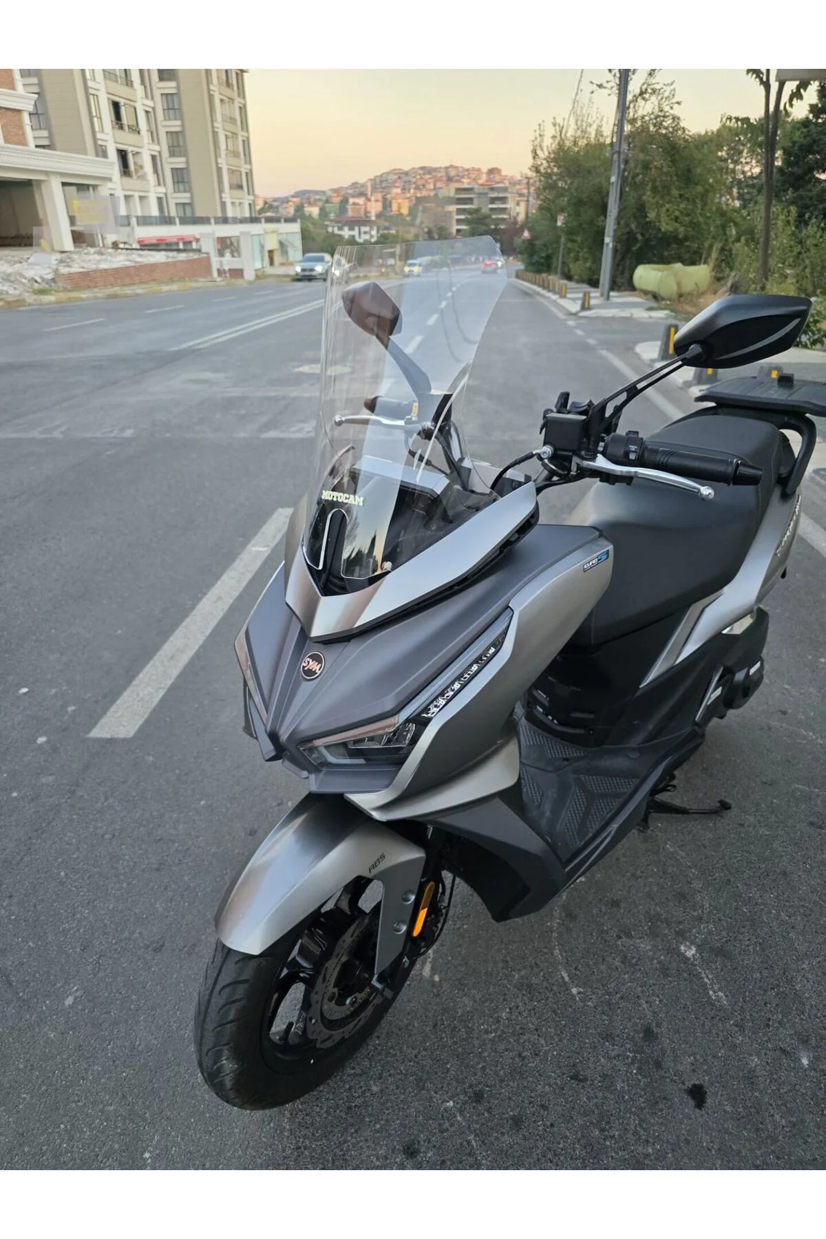 Sym JET 14 EVO 200 PLUS Ön Cam 2023-2026 Model 45cm Şeffaf Renkli