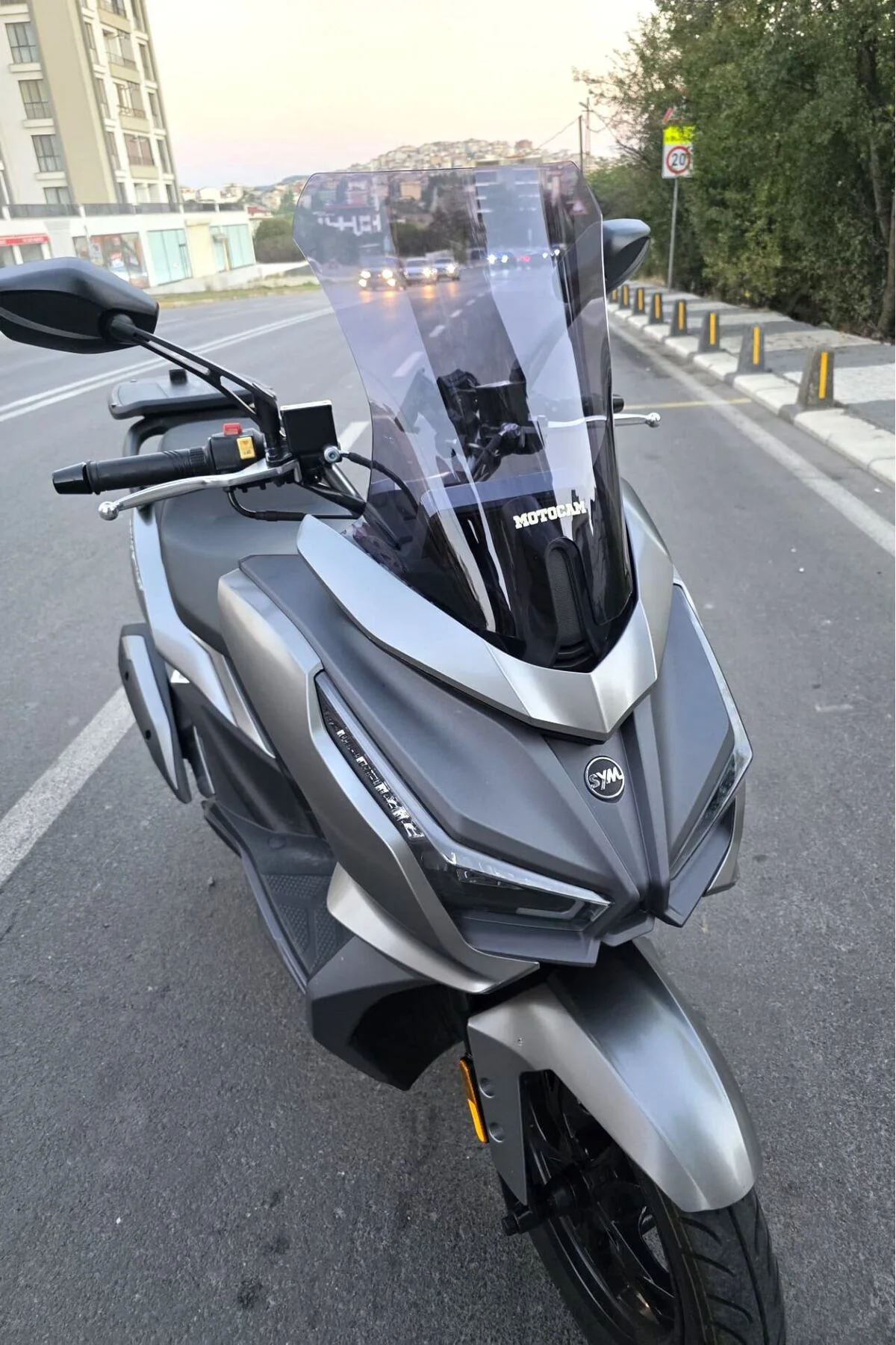 Sym JET 14 EVO 200 PLUS Ön Cam 2023-2026 Model 45cm Füme Renkli 4