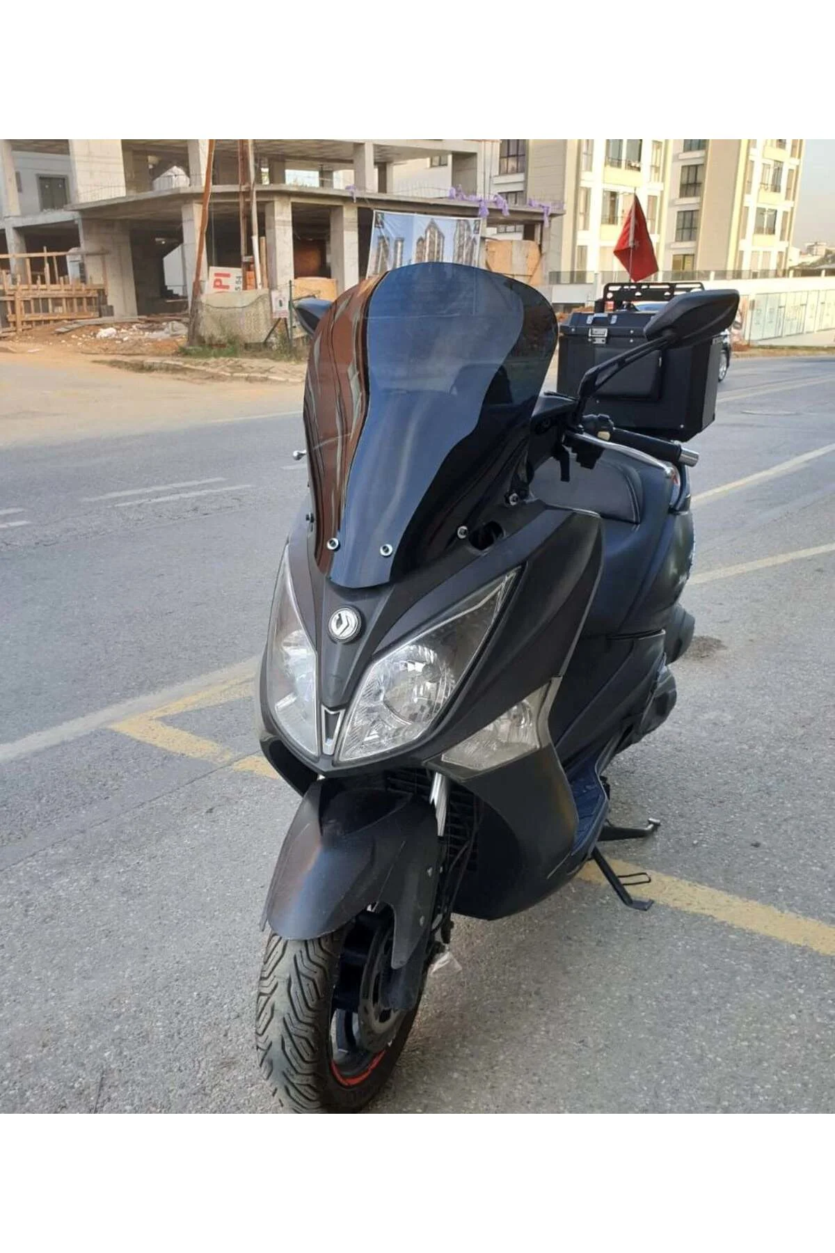 SYM Joymax 250 İ Ön Cam 2013-2016 Model 54cm Siyah Renkli 4mm SPO