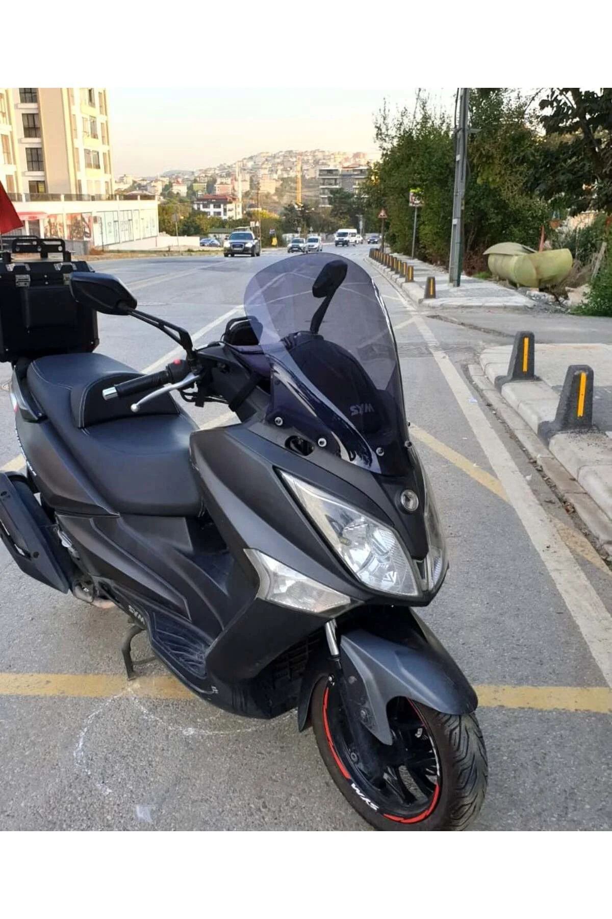 SYM Joymax 250 İ Ön Cam 2013-2016 Model 54cm Füme Renkli 4mm SPOR