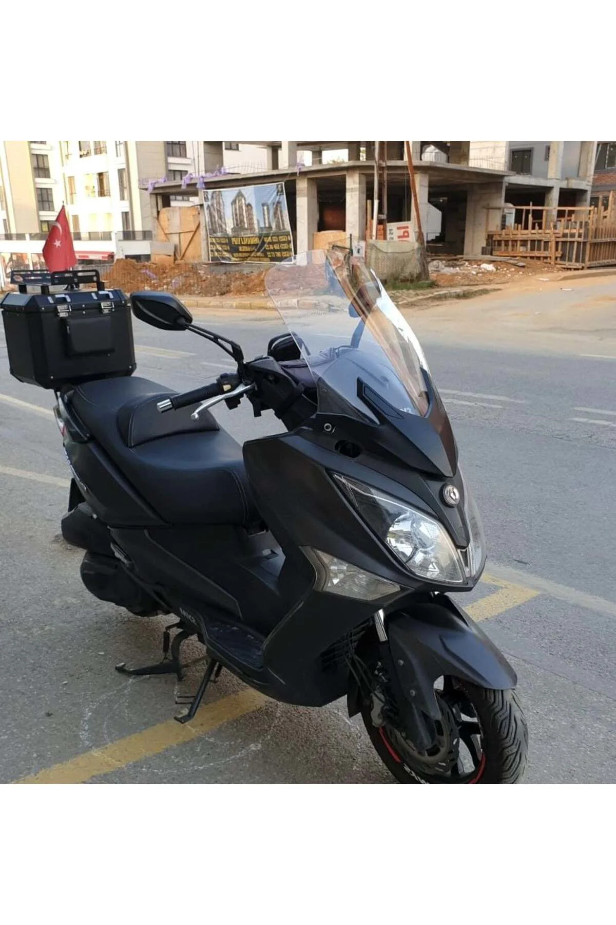 SYM Joymax 250 İ Ön Cam 2015-2016 Model 65cm Şeffaf Renkli 4mm AP