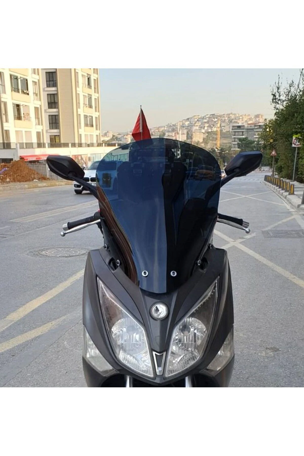 SYM Joymax 250 İ Ön Cam 2013-2016 Model 54cm Siyah Renkli 4mm SPO