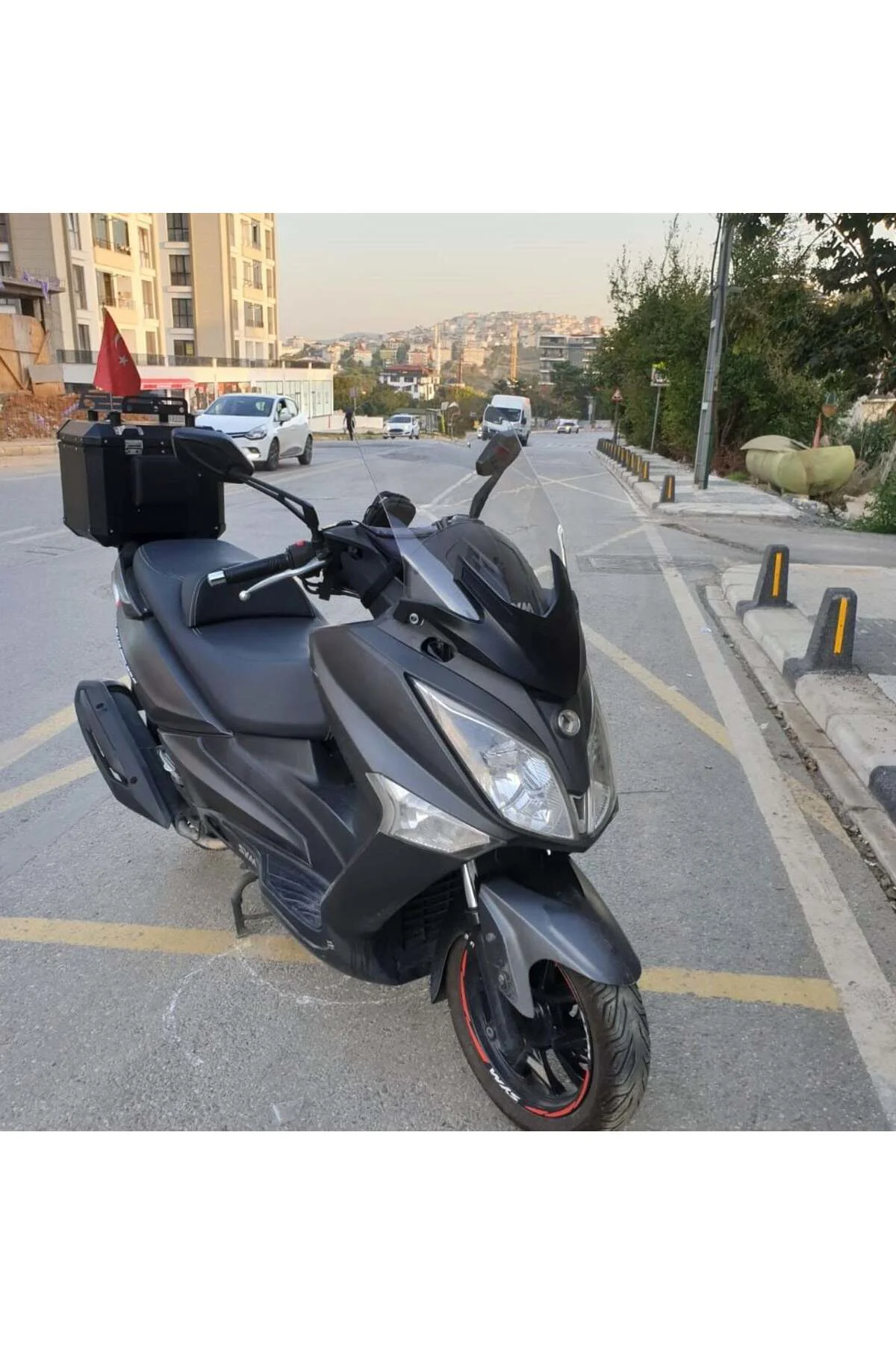 SYM Joymax 250 İ Ön Cam 2015-2016 Model 65cm Şeffaf Renkli 4mm AP