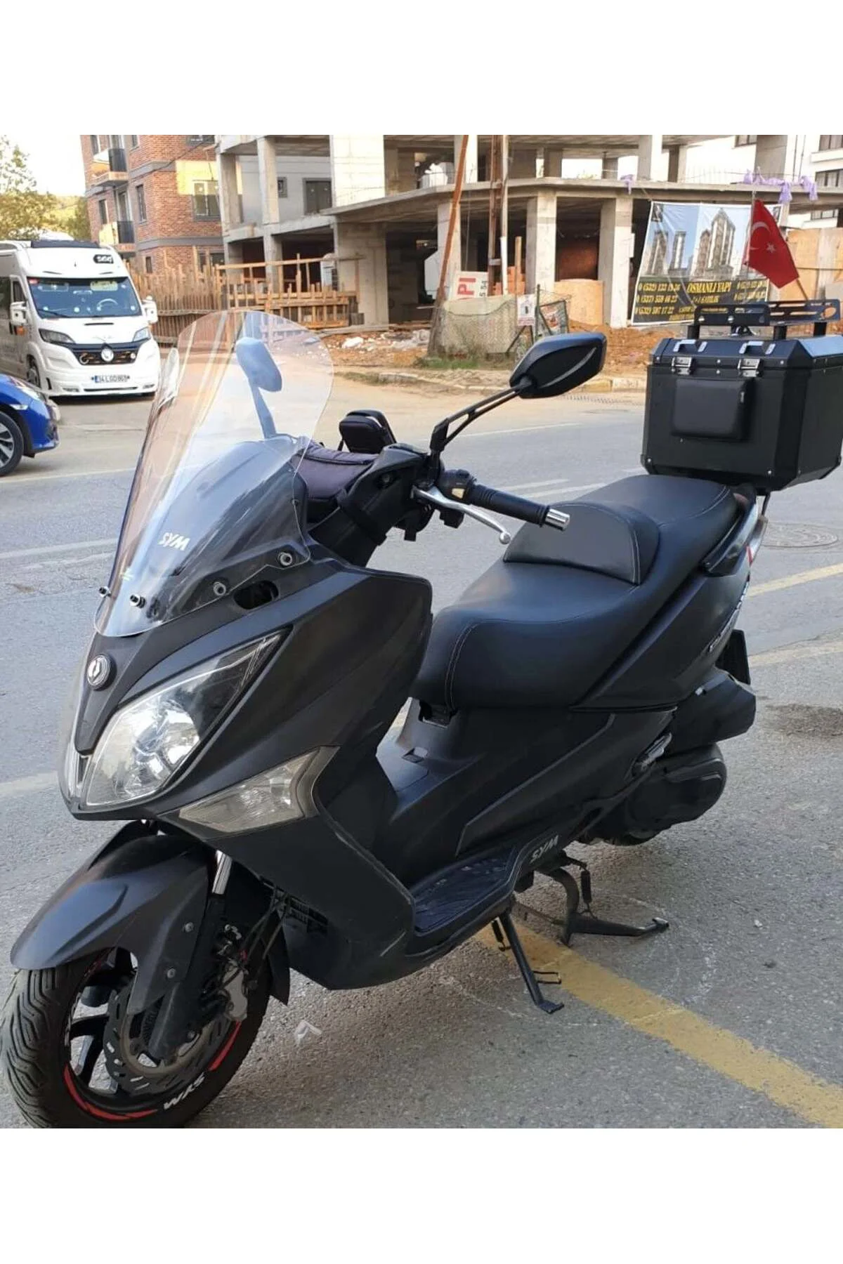 SYM Joymax 250 İ Ön Cam 2013-2016 Model 54cm Şeffaf Renkli 4mm SP