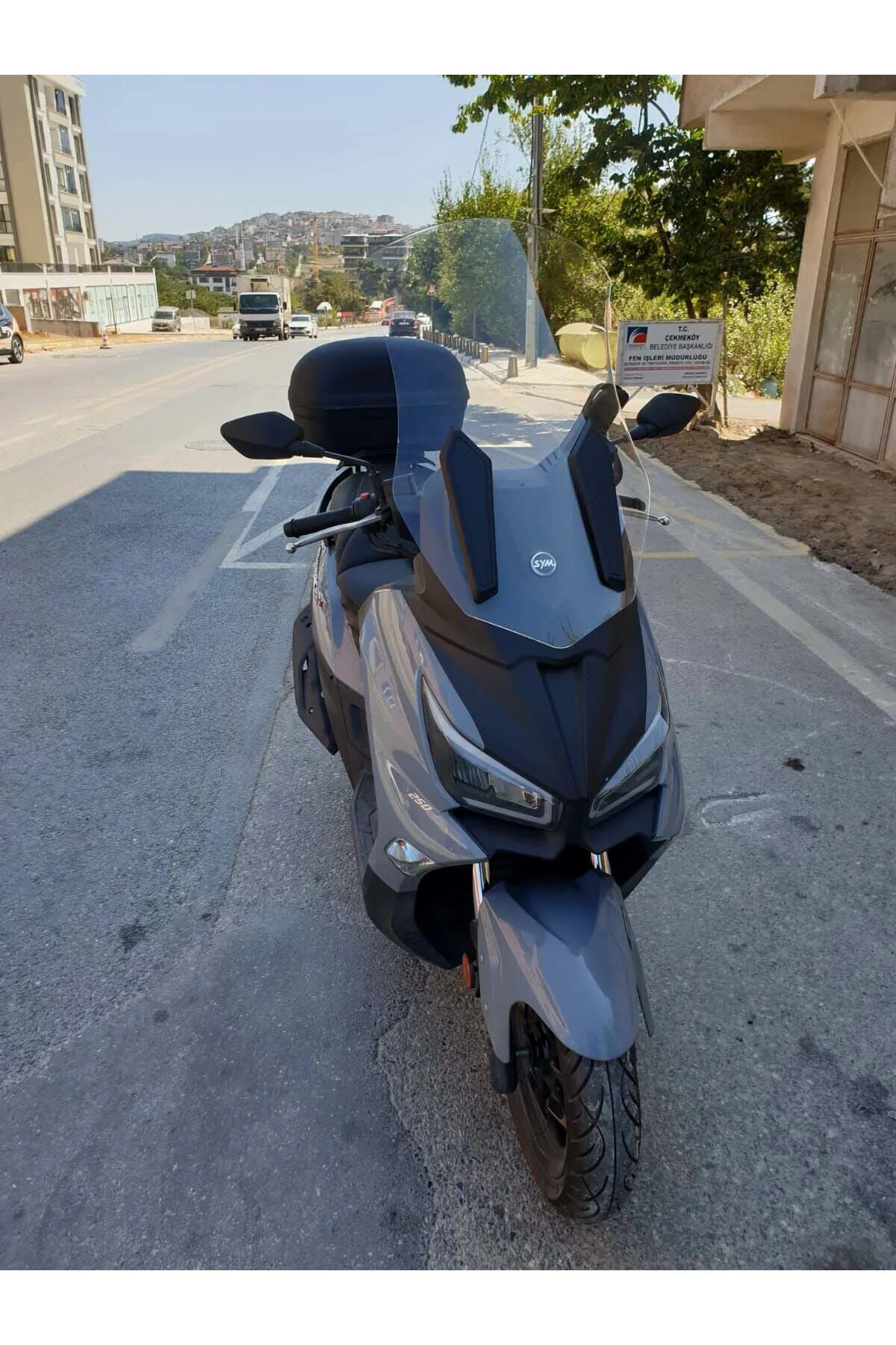 SYM Joymax Z Plus Ön Cam 2023-2026 Model 70cm Şeffaf Renkli 4mm