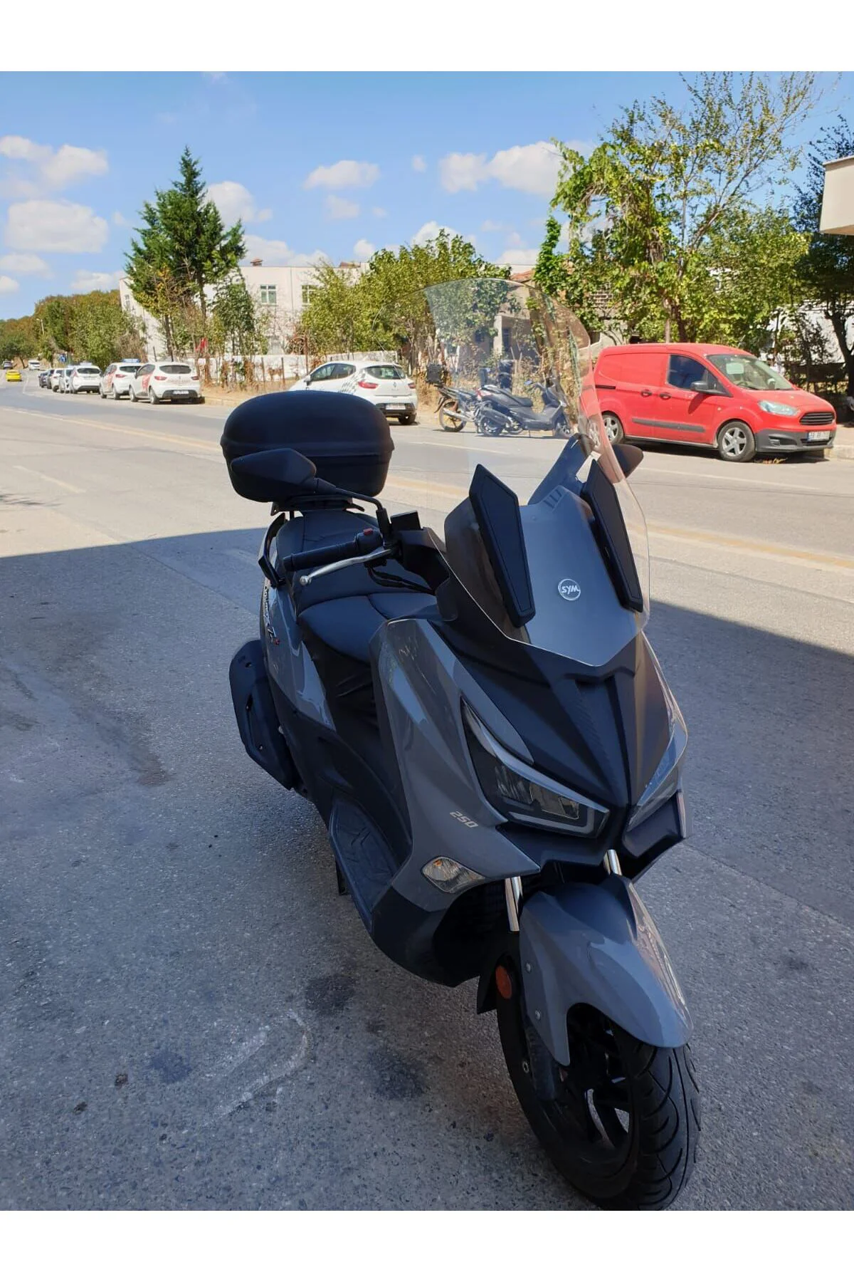 SYM Joymax Z Plus Ön Cam 2023-2026 Model 70cm Şeffaf Renkli 4mm