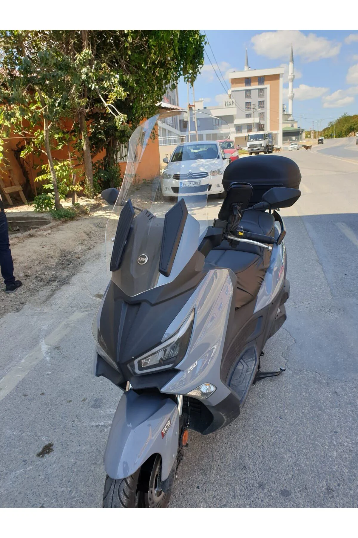 SYM Joymax Z Plus Ön Cam 2023-2026 Model 70cm Şeffaf Renkli 4mm