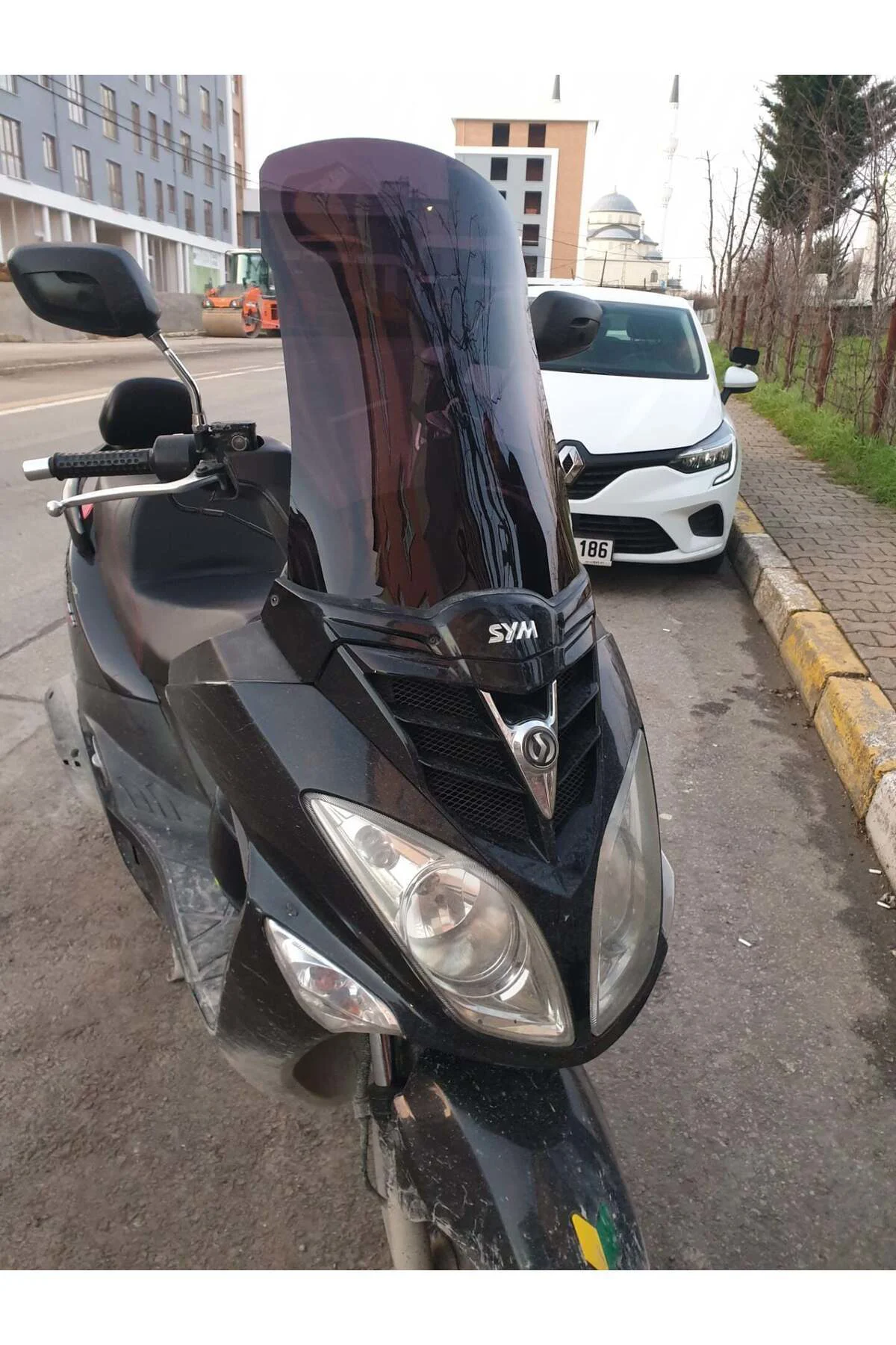 SYM Joyride 200 Ön Cam 2009-2018 Model 53cm Siyah Renkli 4mm