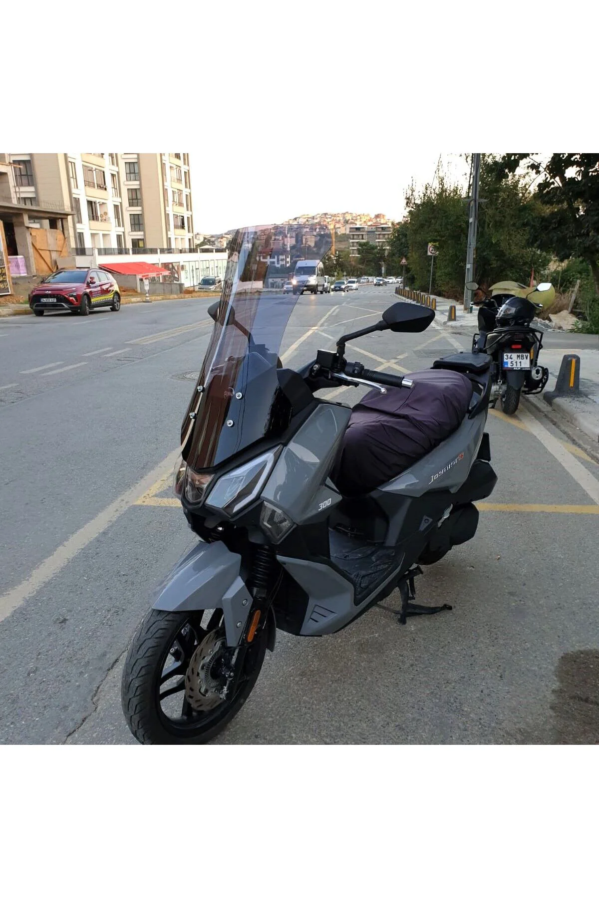 SYM Joyride 300 Ön Cam 2023-2026 Model 75cm Füme Renkli 4mm UZUN