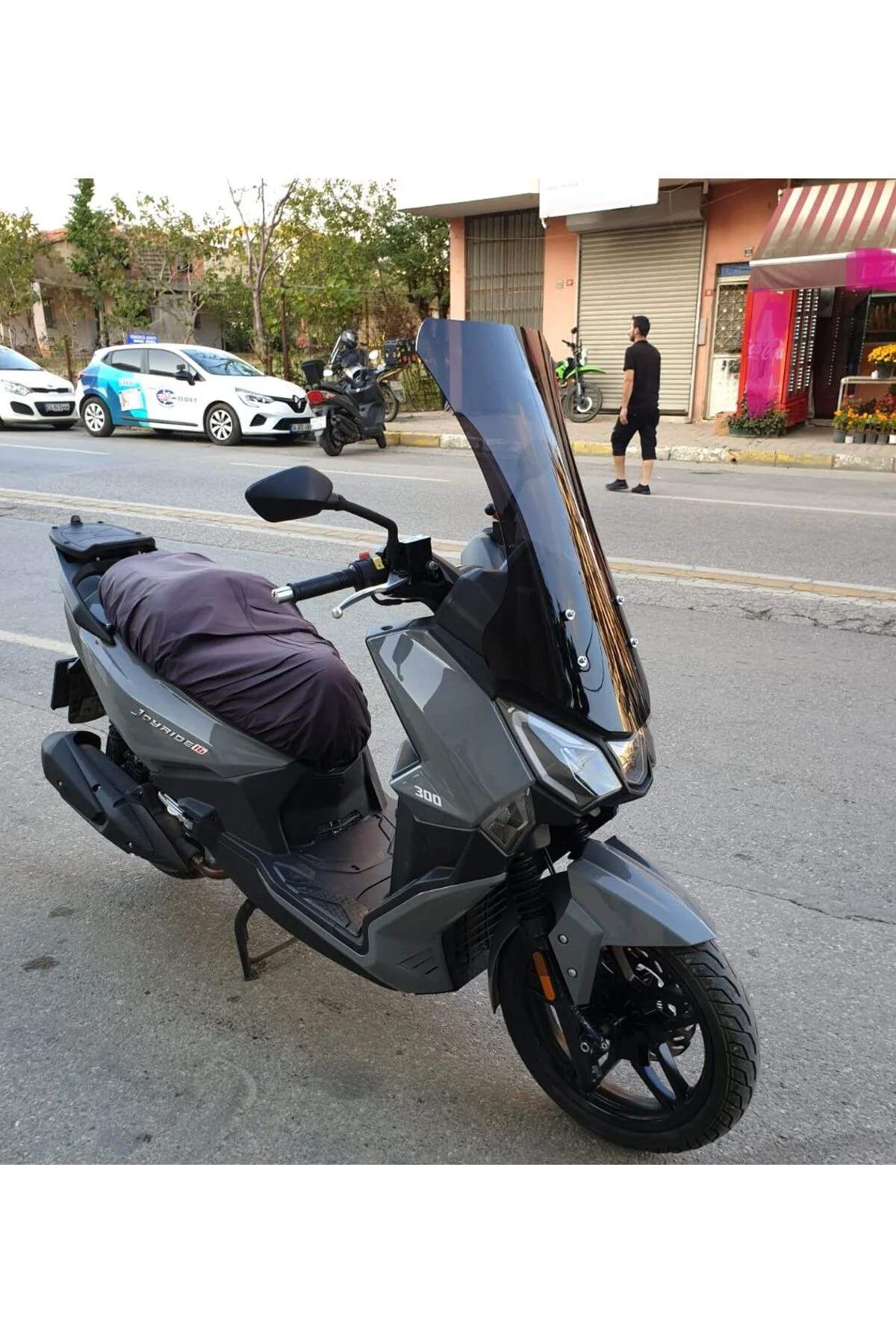 SYM Joyride 300 Ön Cam 2023-2026 Model 75cm Siyah Renkli 4mm UZUN
