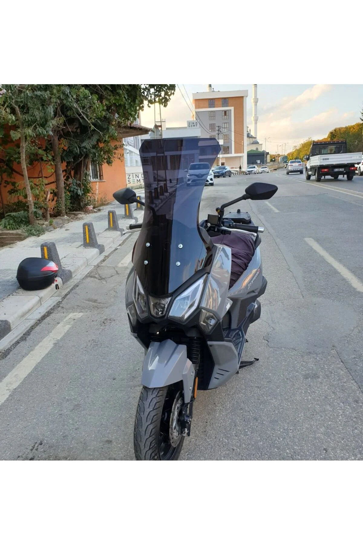 SYM Joyride 300 Ön Cam 2023-2026 Model 75cm Siyah Renkli 4mm UZUN