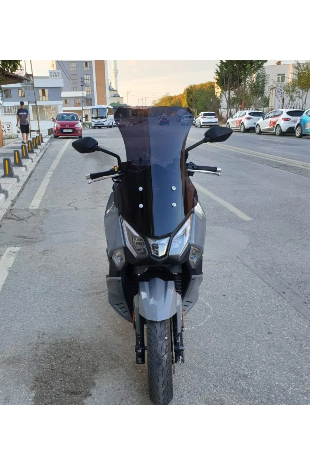 SYM Joyride 300 Ön Cam 2023-2026 Model 65cm Siyah Renkli 4mm ORTA