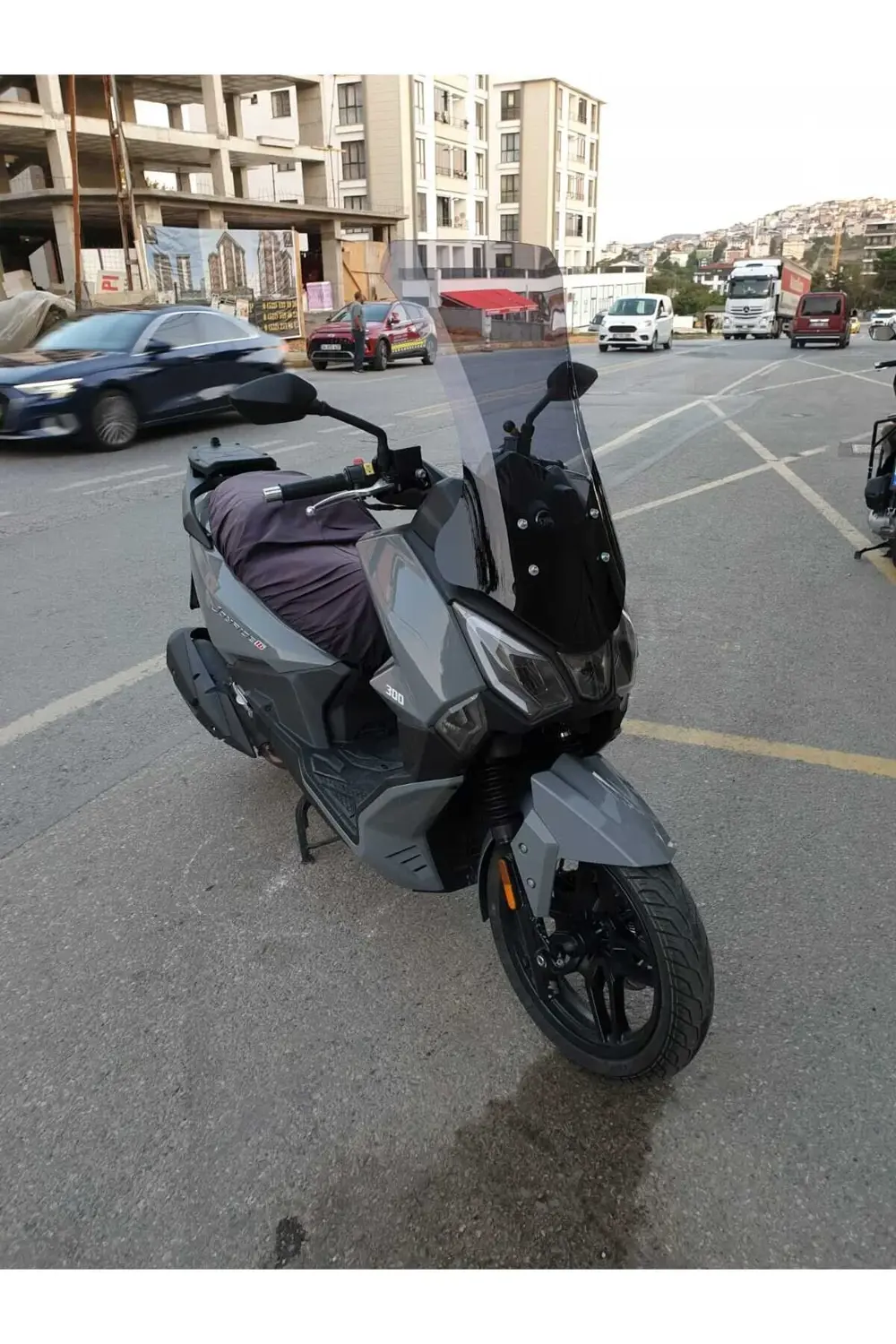 Sym Joyride 300 Ön Cam 2023 2024 Model 75cm Açıkfüme Renkli 4mm U