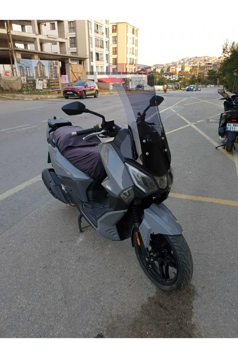 Sym Joyride 300 Ön Cam 2023 2024 Model 75cm Açıkfüme Renkli 4mm U