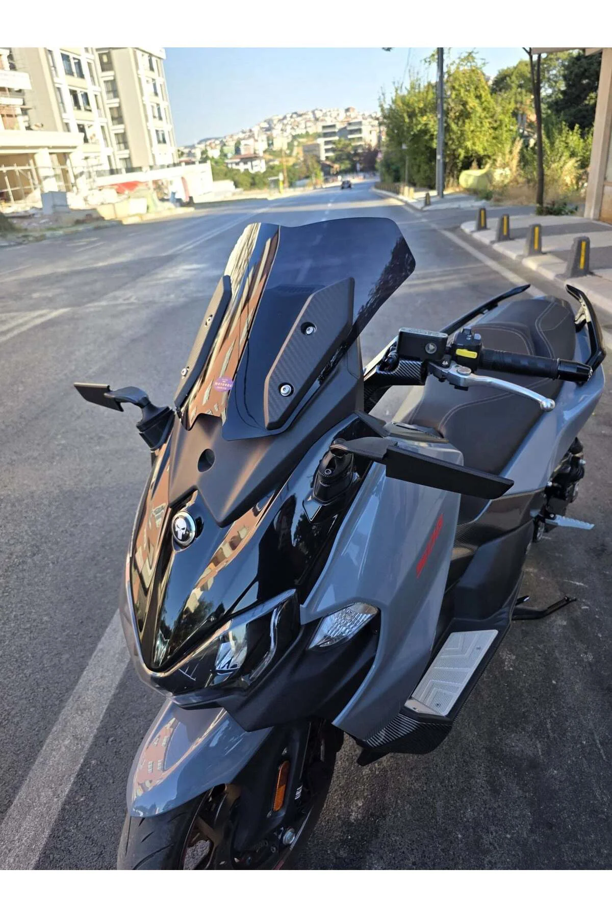 Sym Maxsym TL 508 Ön Cam 2022-2026 Model 41cm Siyah Renkli 4mm SP