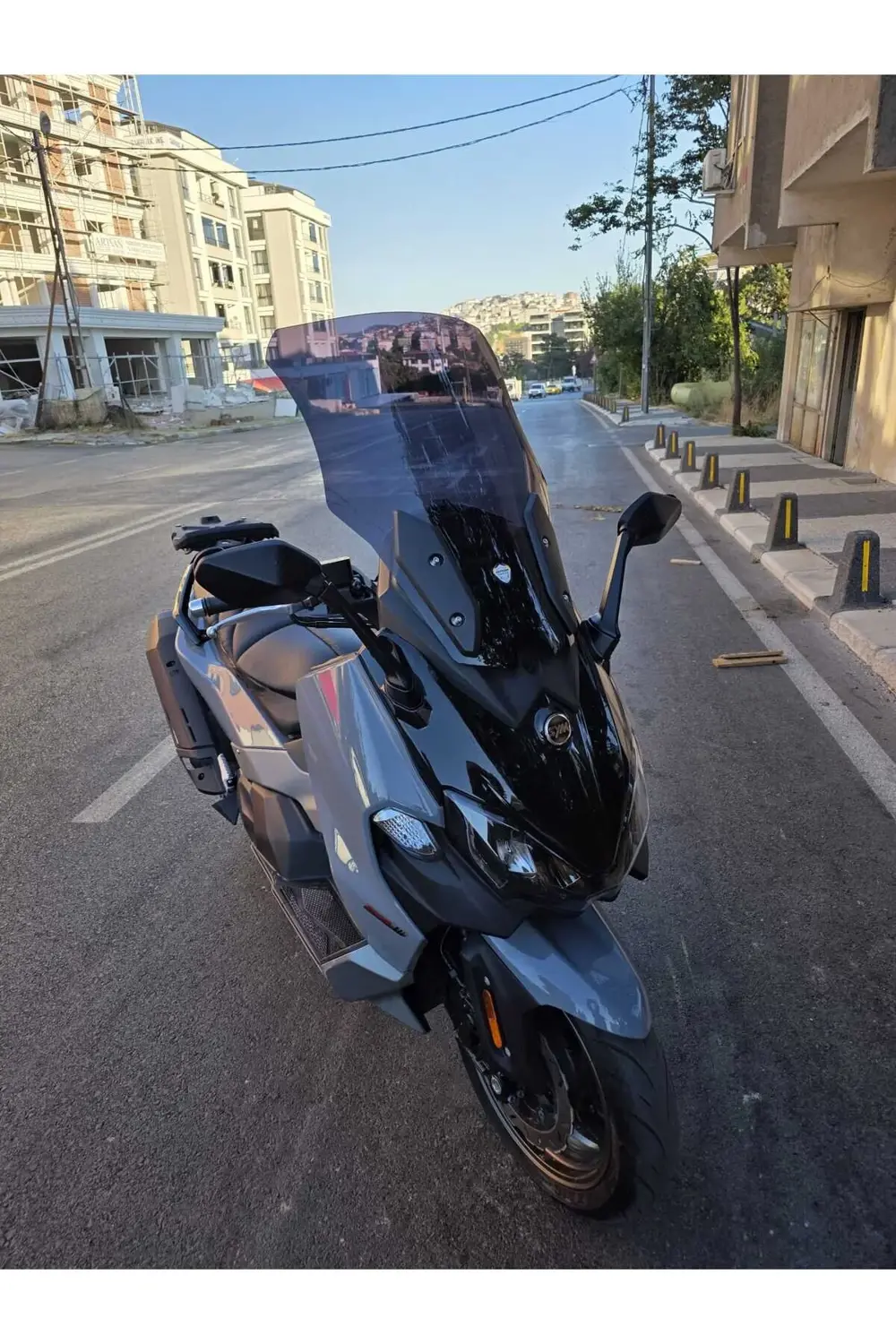 Sym Maxsym TL 508 Siperlik Ön Cam 2022-2025 Model 65cm Siyah Renk