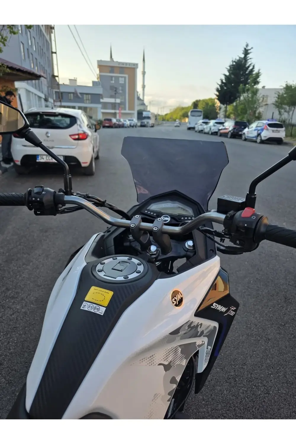 SYM NHT 200 Ön Cam 2023-2025 Model 30cm Füme Renkli 4mm SPORTİF