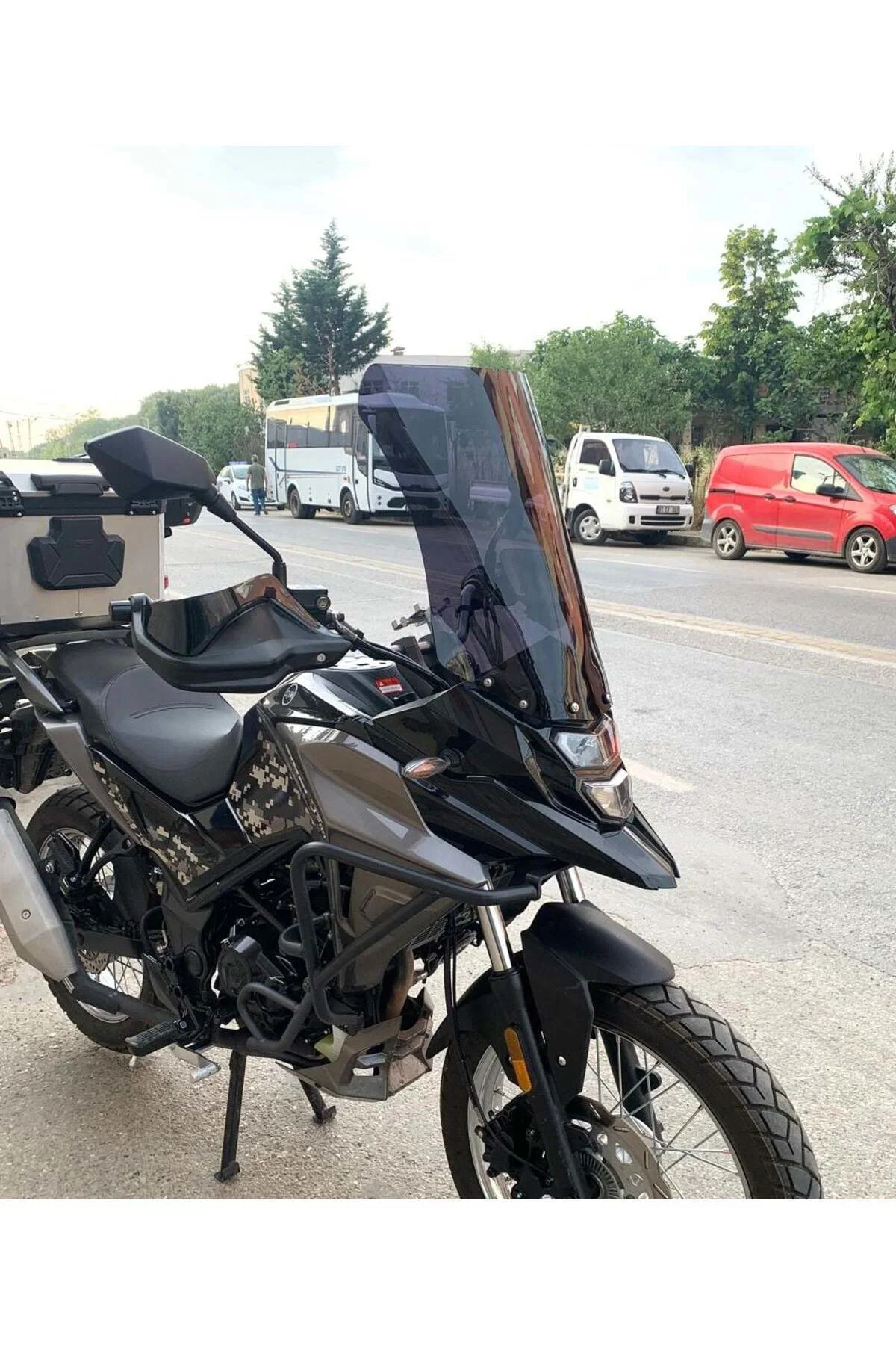 SYM NHT 200 Ön Cam 2023-2026 Model 50cm Siyah Renkli 4mm