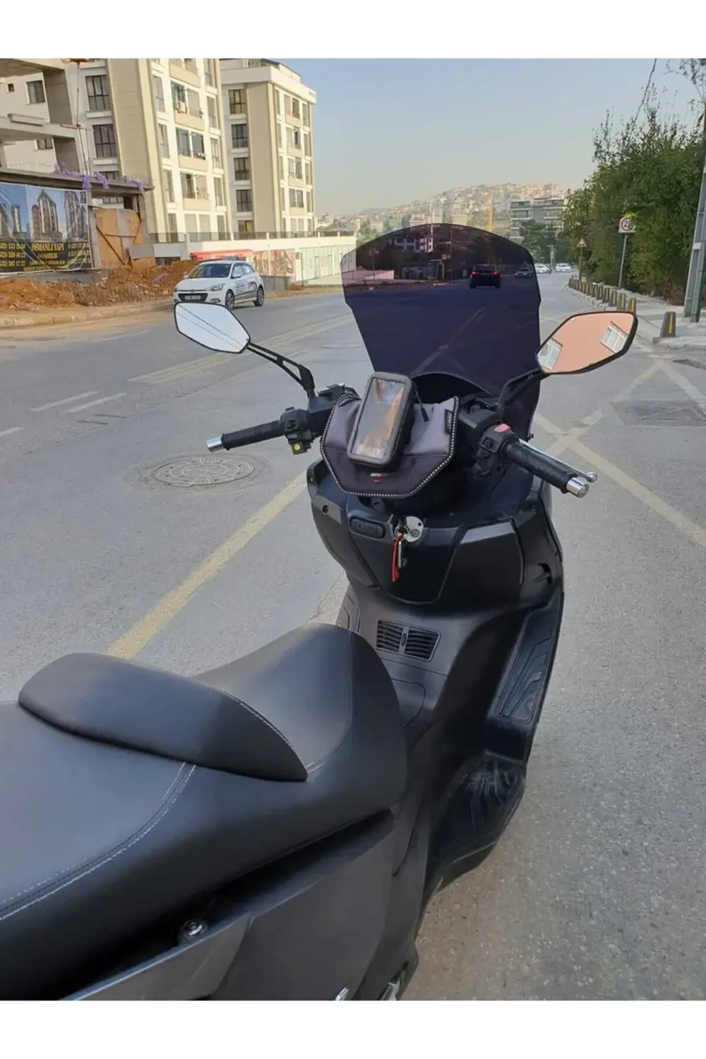 SYMJoymax 250 İ Ön Cam 2013-2016 Model 75cm Siyah Renkli 4mm YOKT