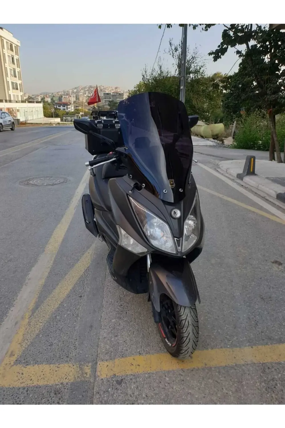 SYMJoymax 250 İ Ön Cam 2013-2016 Model 75cm Siyah Renkli 4mm YOKT