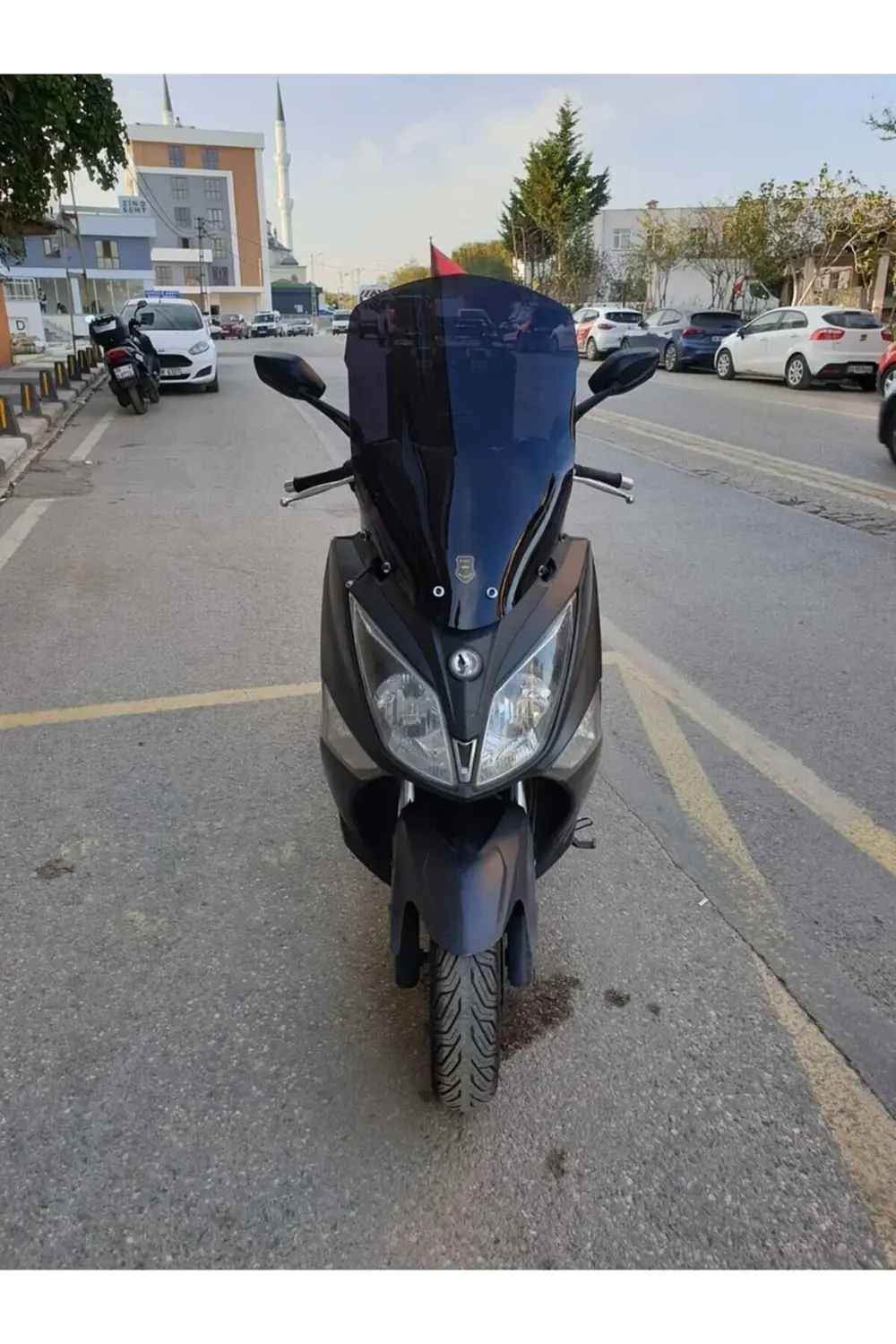 SYMJoymax 250 İ Ön Cam 2013-2016 Model 75cm Siyah Renkli 4mm YOKT