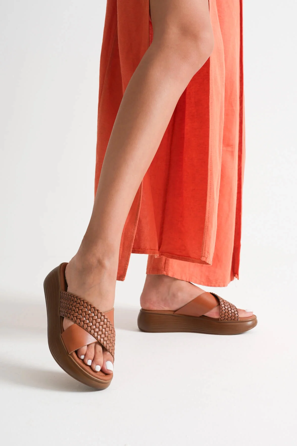 Taba Örgü Desenli Hakiki Deri Terlik TR31MY53L