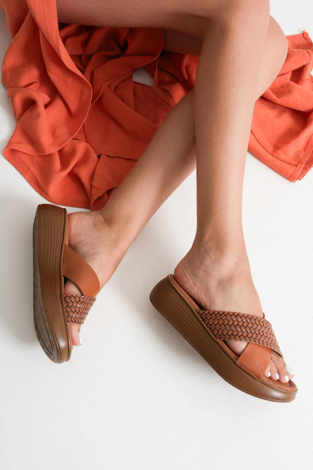 Taba Örgü Desenli Hakiki Deri Terlik TR31MY53L