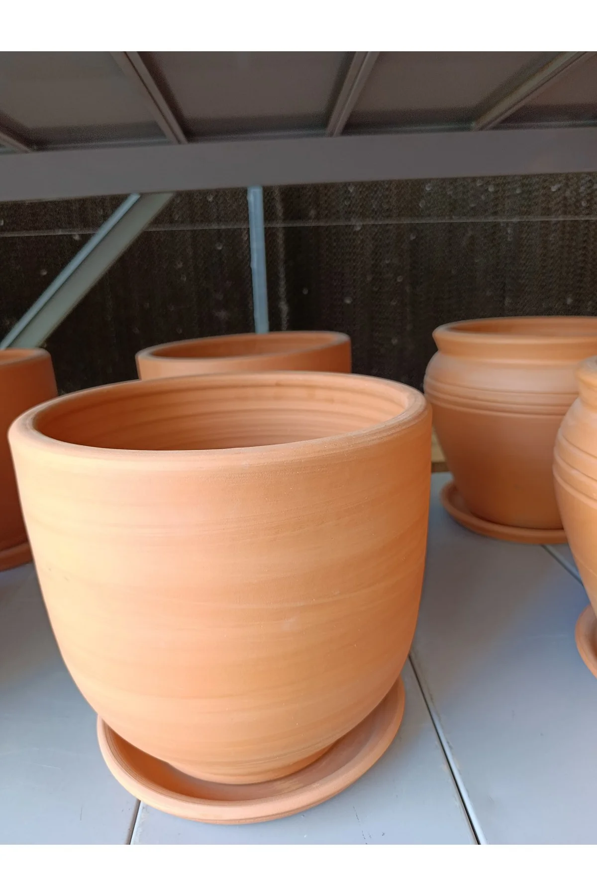 Tabaklı 25-30 Litre Sade Toprak Saksı - Görsel 5