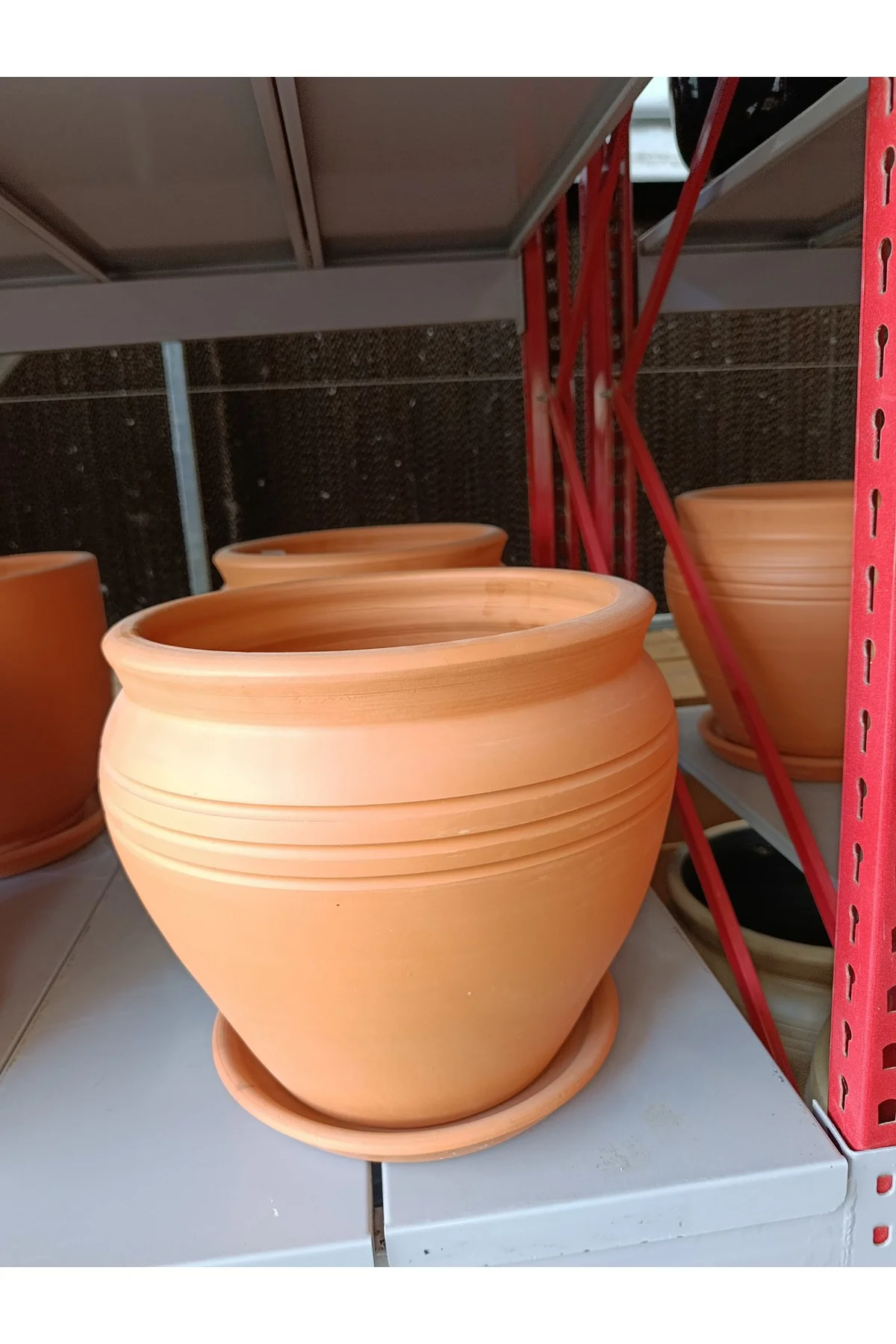 Tabaklı 25-30 Litre Bombeli Sade Toprak Saksı