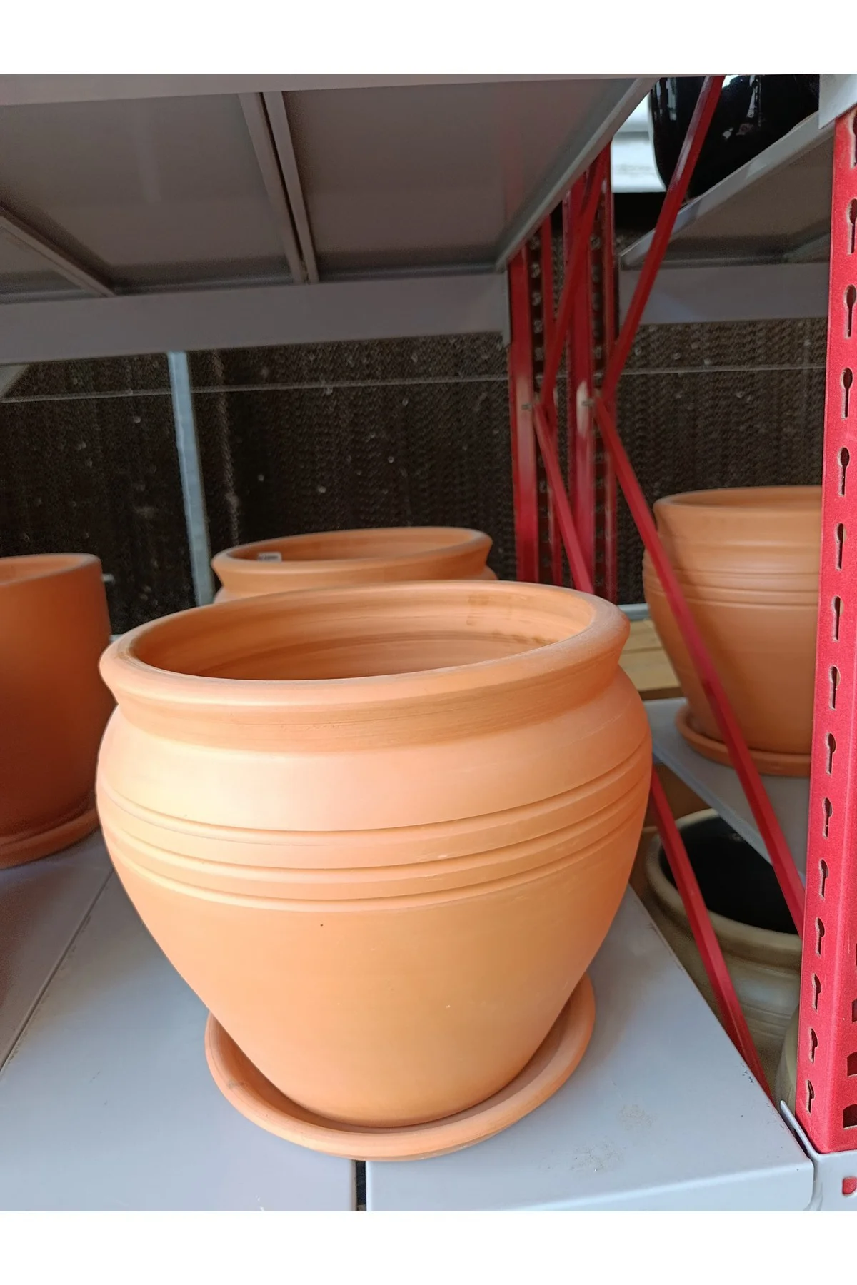 Tabaklı 25-30 Litre Bombeli Sade Toprak Saksı Tabaklı 25-30 Litre Bombeli Sade Toprak Saksı - Görsel 3