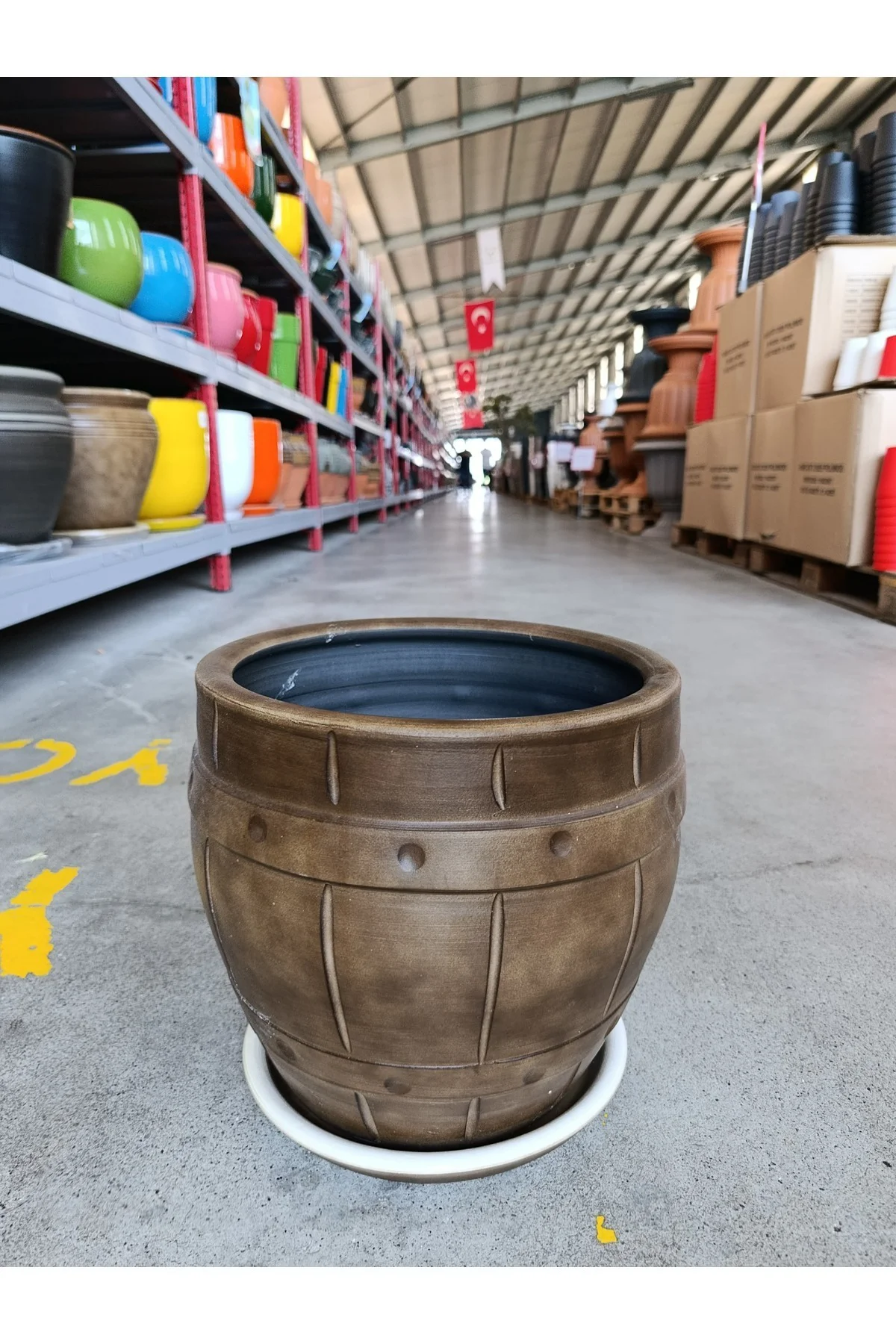 Tabaklı 30 Litre Kahverengi Detaylı Taş Saksı