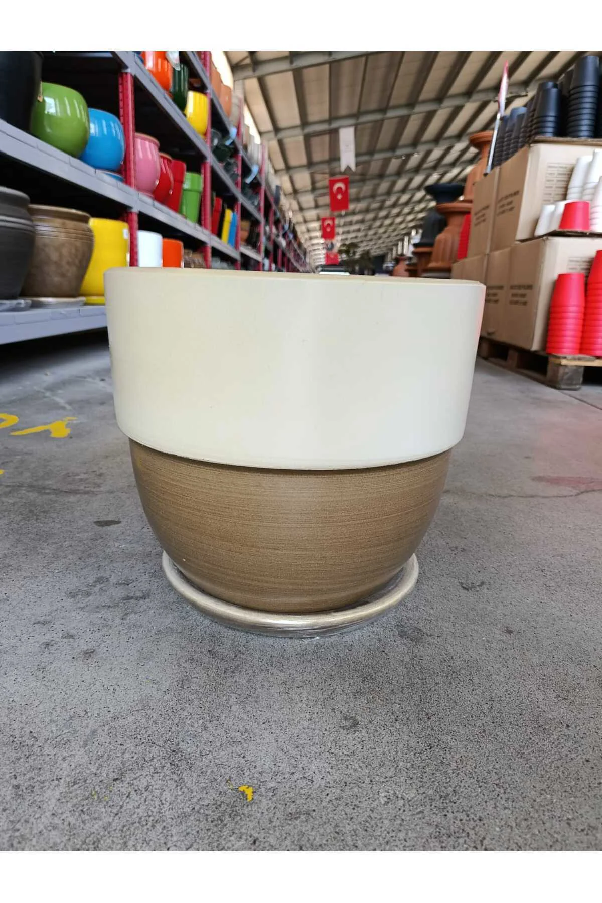Tabaklı 60 Litre Kahve-Krem Taş Saksı