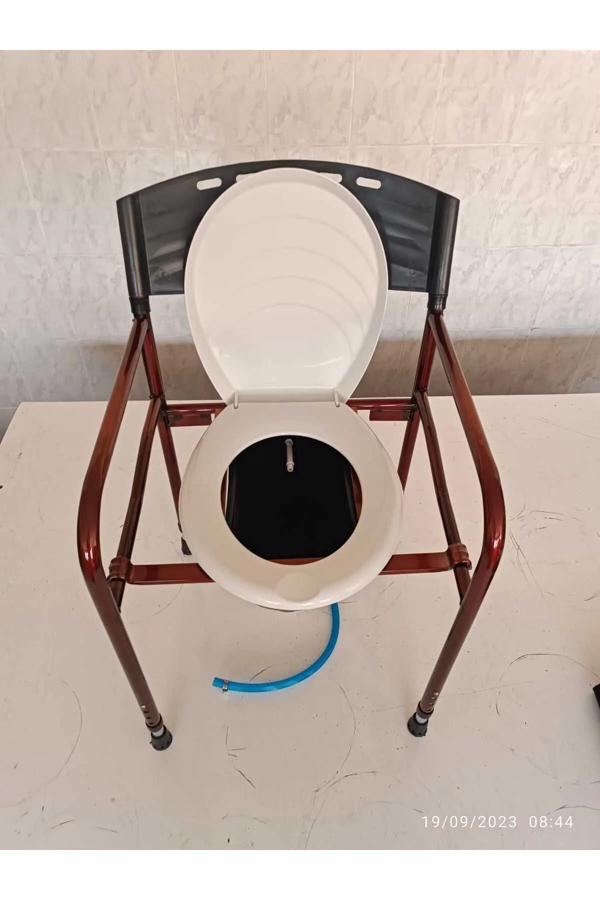 Taharet Musluklu Hasta Wc Sandalye Klozet Direk Wc Tuvalete Seyya
