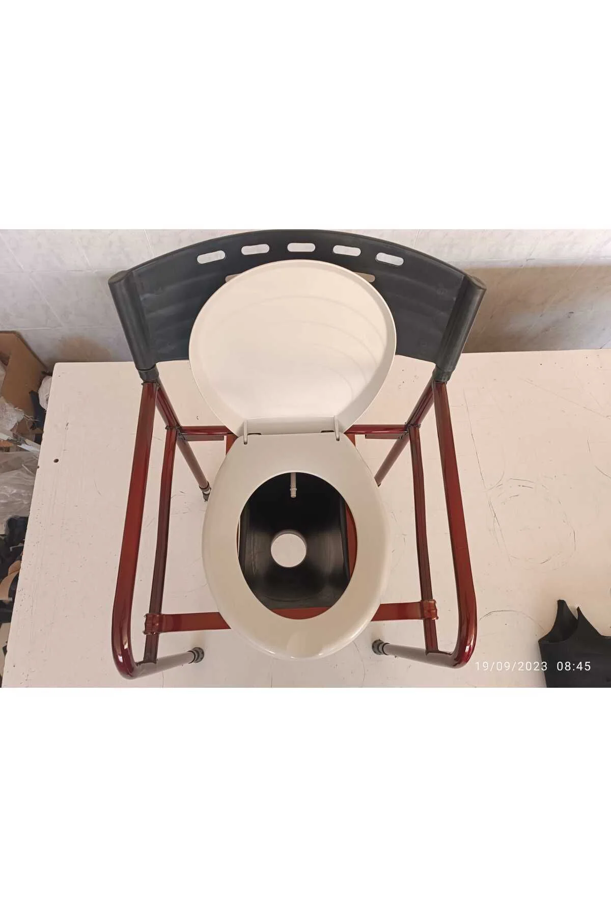 Taharet Musluklu Seyyar Katlanabilir Hasta Yaşlı Tuvalet Sandalye