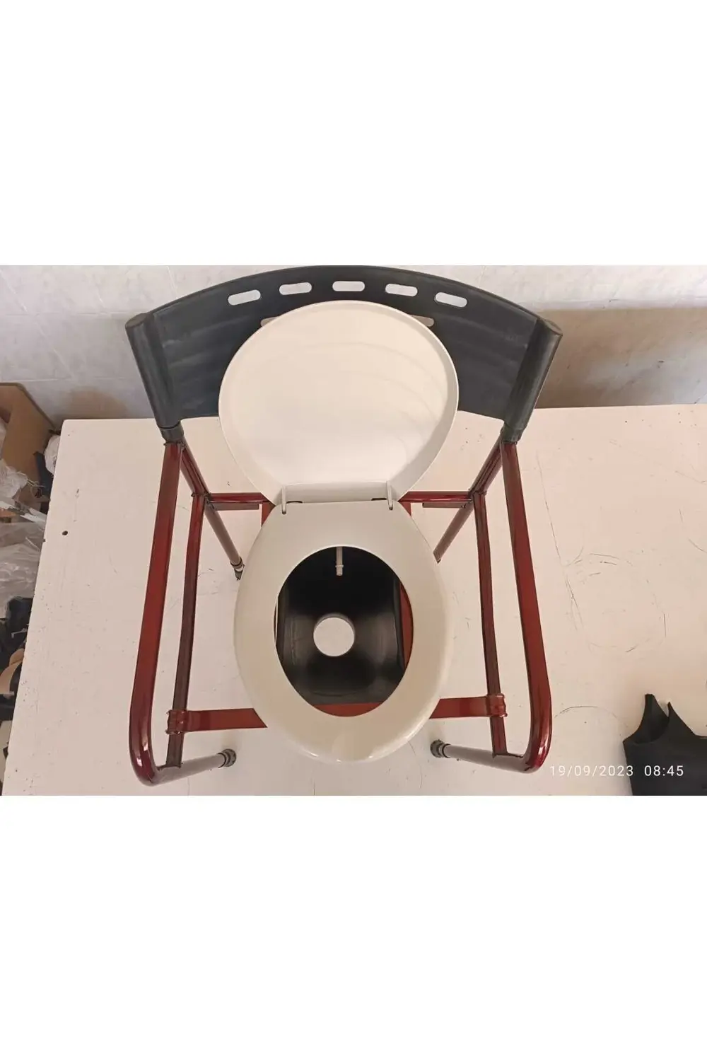 Taharet Yapılabilen Yükseklik Ayarlı Hasta Tuvalet Sandalyesi WC