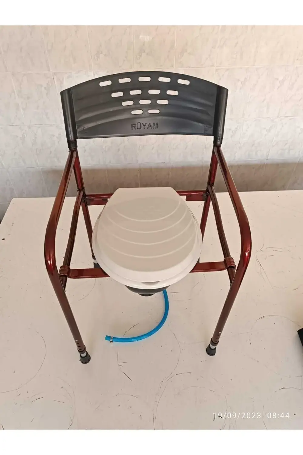 Taharet Yapılabilen Yükseklik Ayarlı Hasta Tuvalet Sandalyesi WC