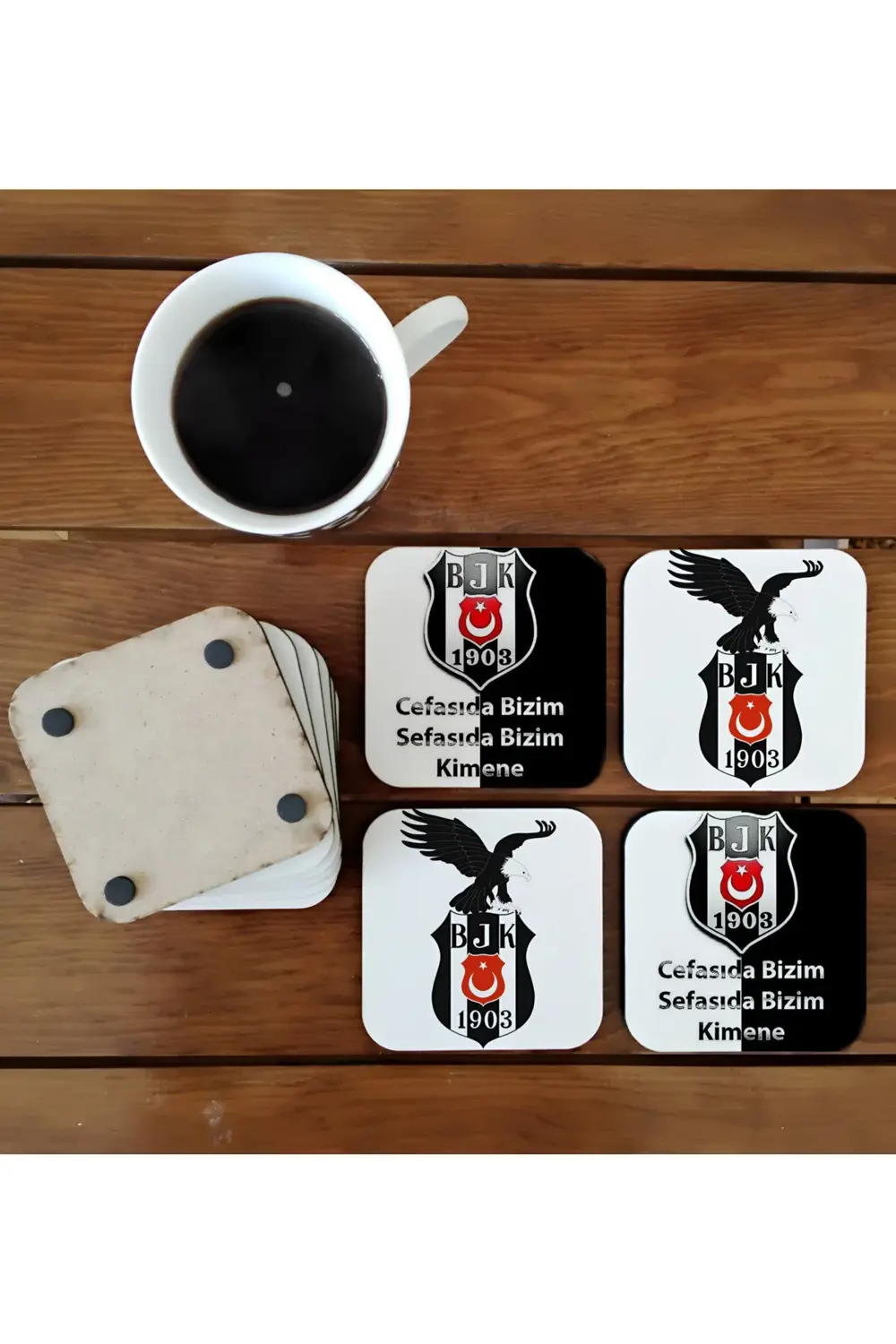 Taraftar - siyah beyaz - kara kartal ahşap bardak altlığı