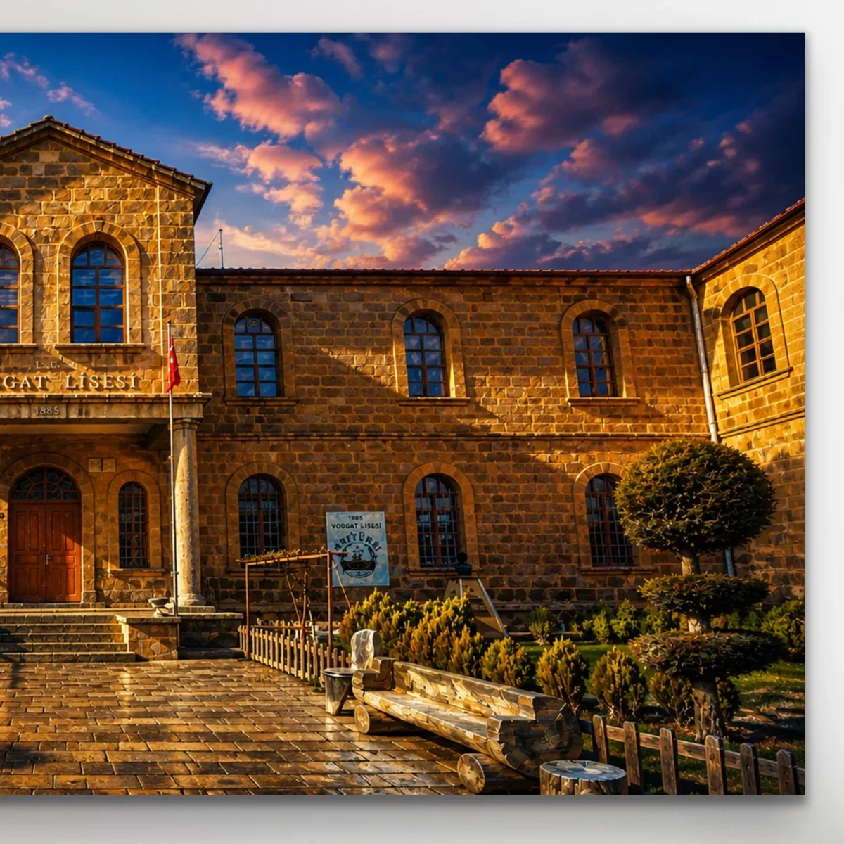 Tarihi Yozgat Lisesi Kanvas Tablo 60X120 CM - Çerçevesiz Duvar Sanatı