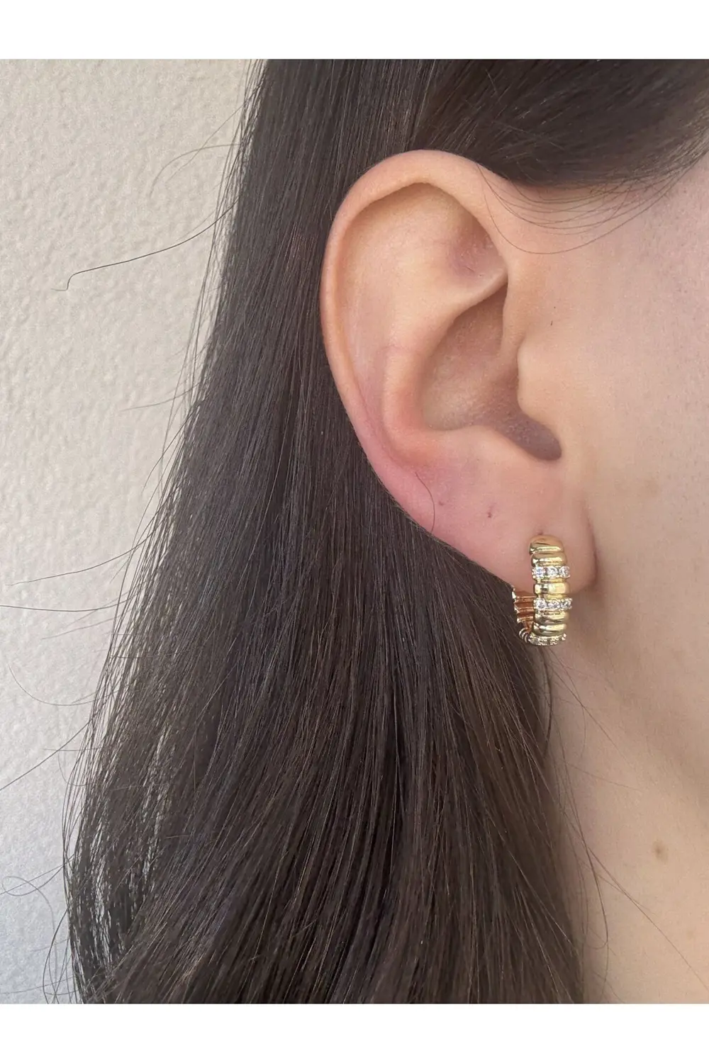 Atelier Emine Taş Detaylı Çelik Küpe