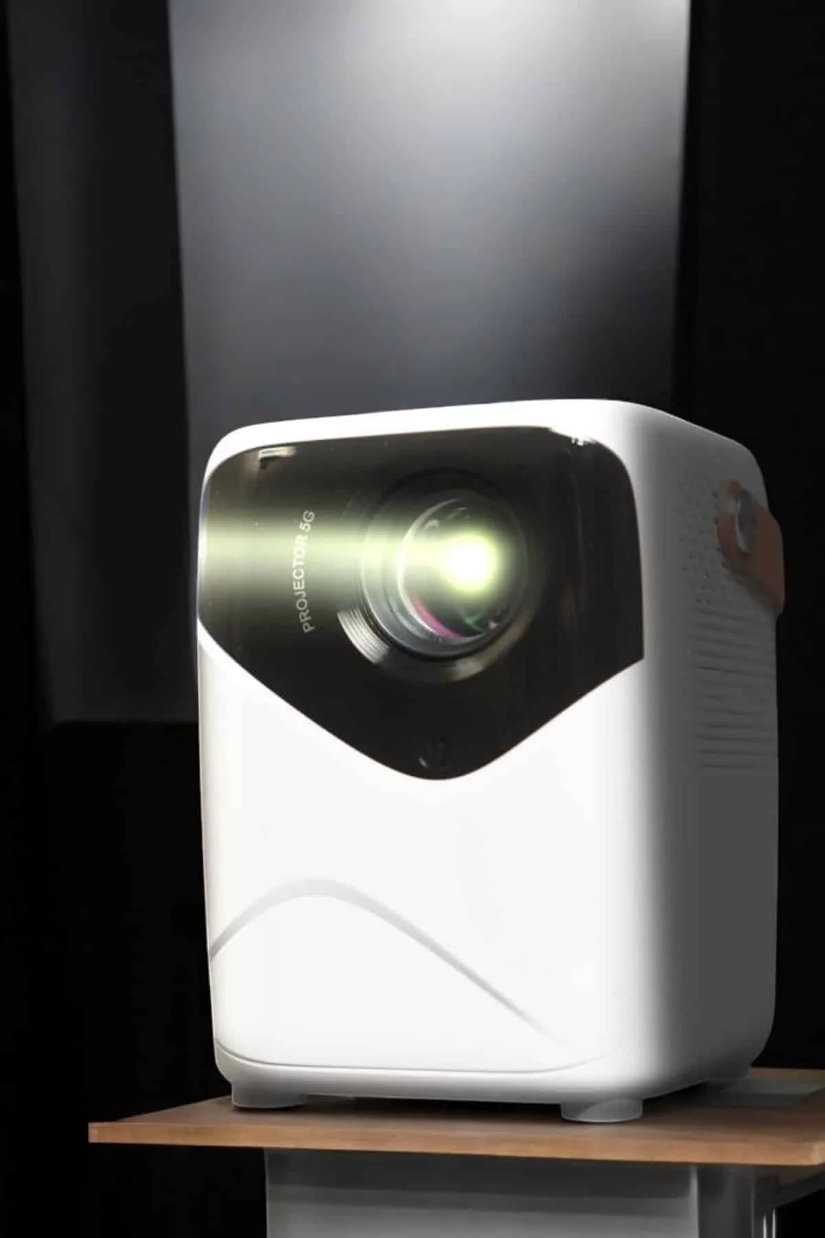 Taşınabilir Android Projeksiyon Wifi Destekli 4K Multimedia Taban