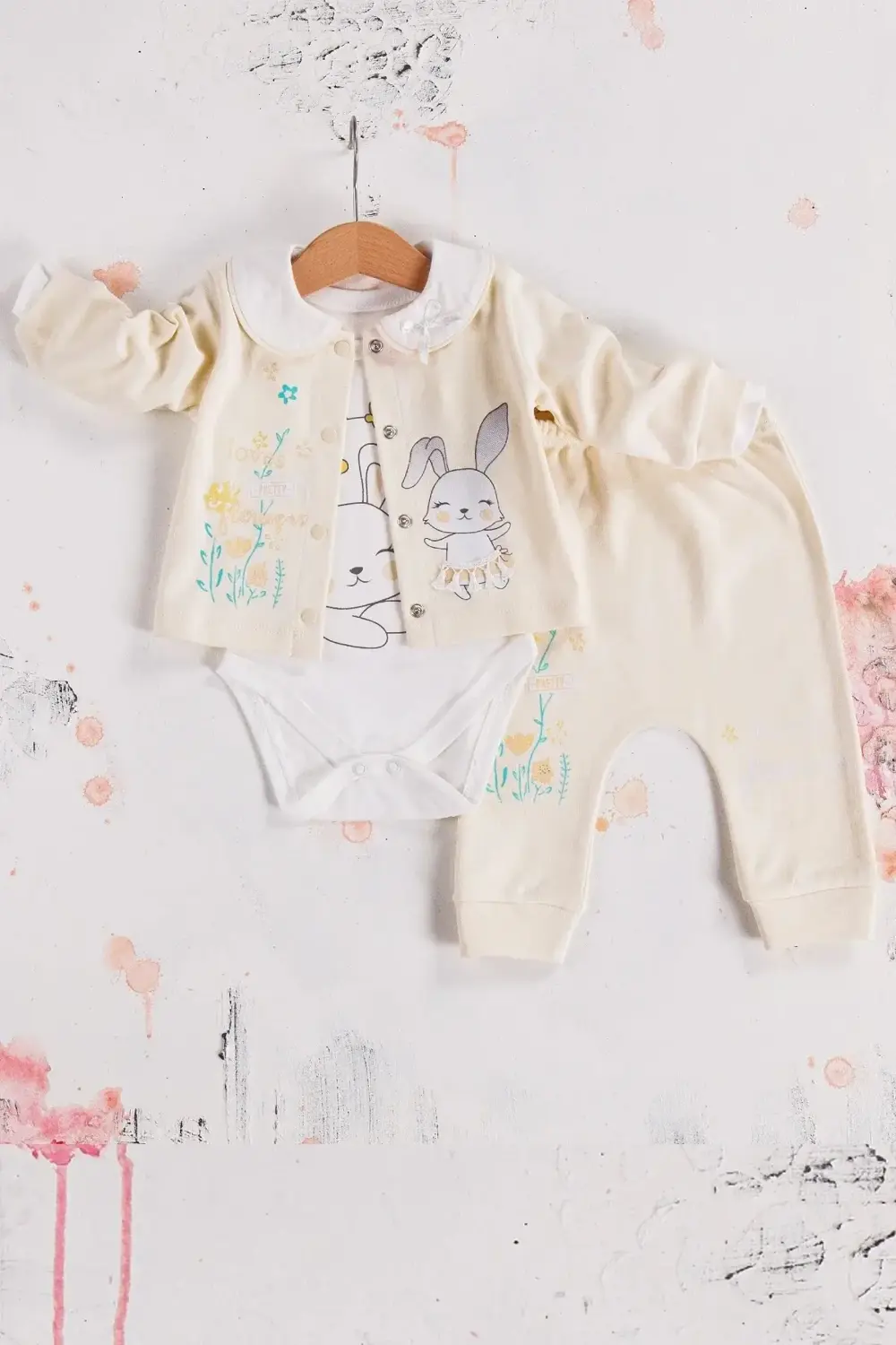 Tavşan Desenli Çiçekli 3'lü Hırkalı Kız Bebek Takım