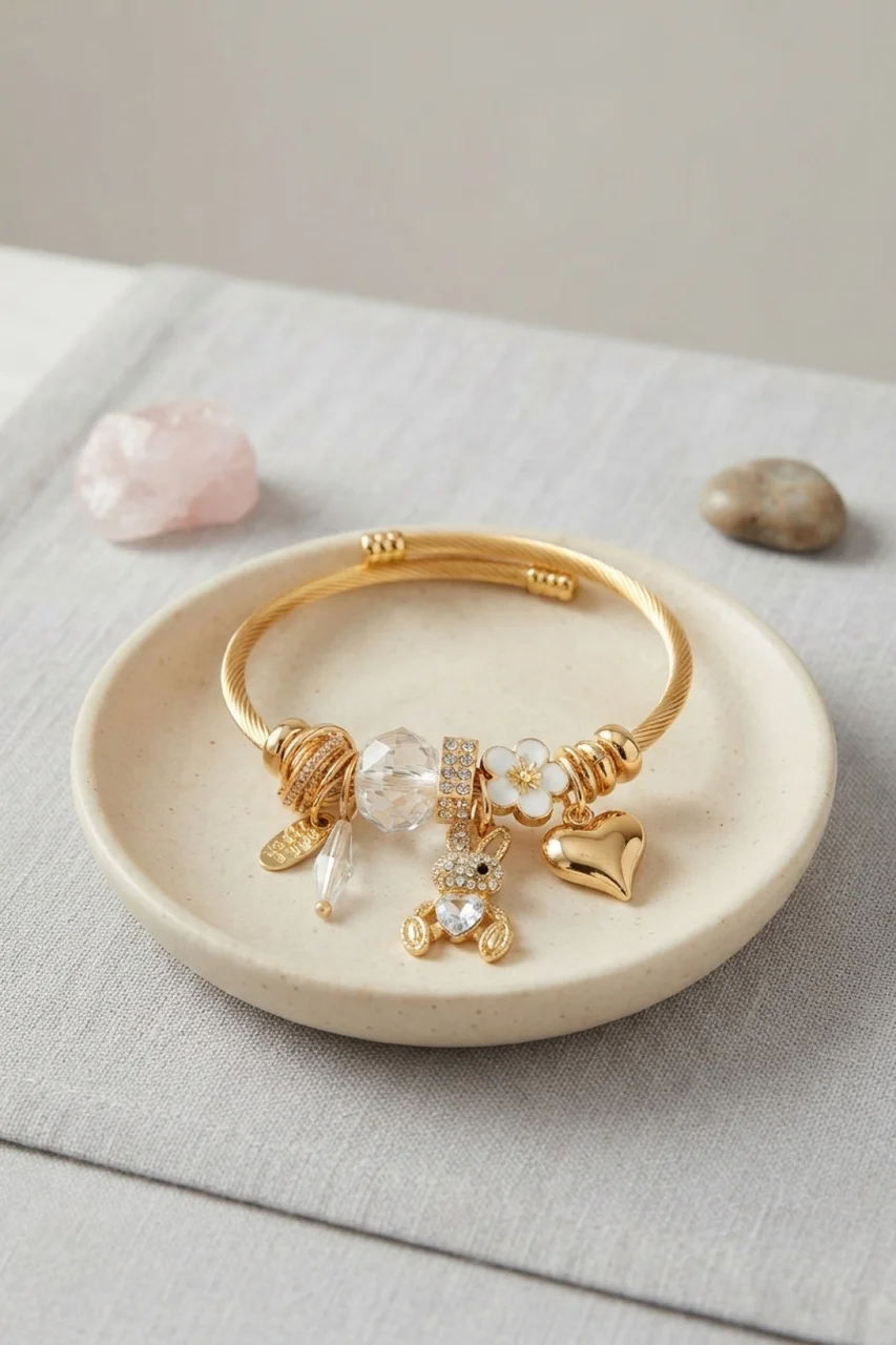 Tavşan Model Gold Renk Beyaz Charmlı Bileklik - Lisinya Diğer