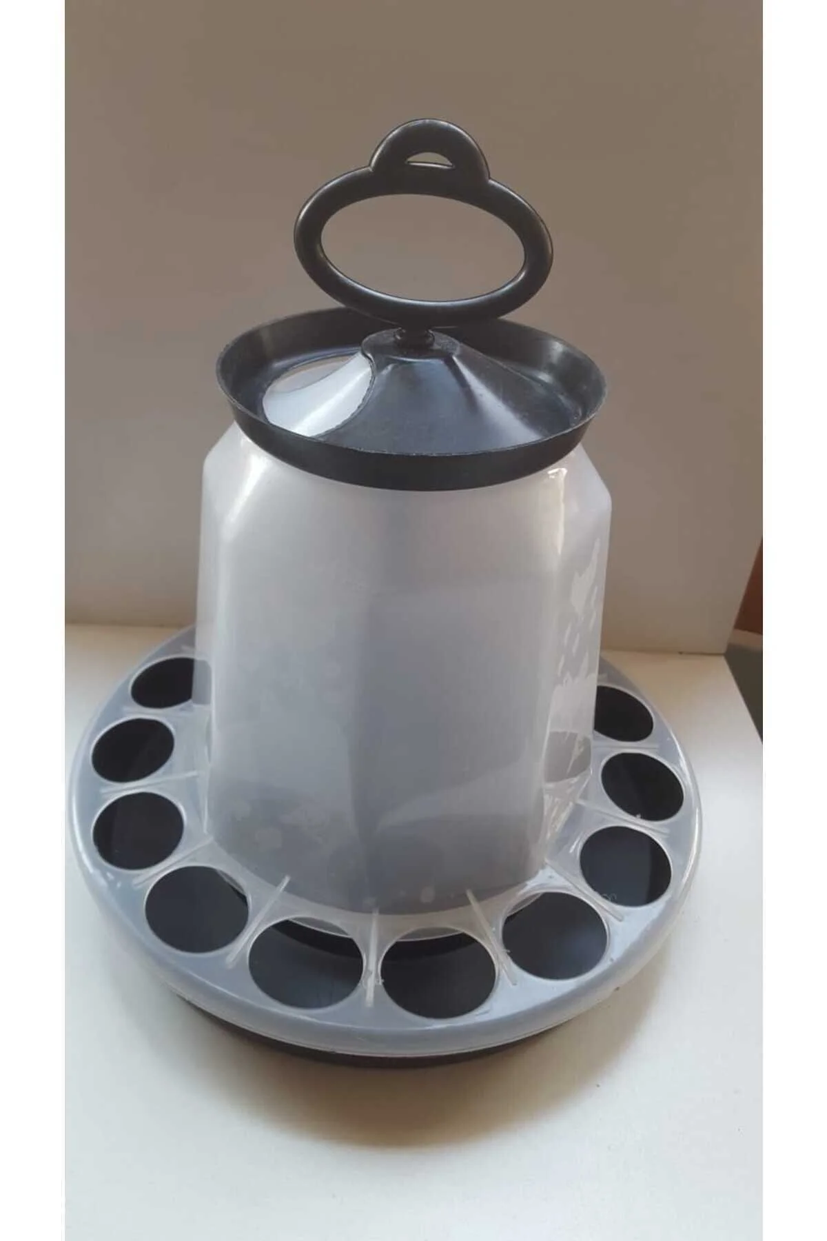 Tavuk Yemliği 6 Kg & Tavuk Suluğu 8 Lt Ayaksız (KEKLİK, BILDIRCIN VE DİĞER KANATLI HAYVANLAR İÇİN)