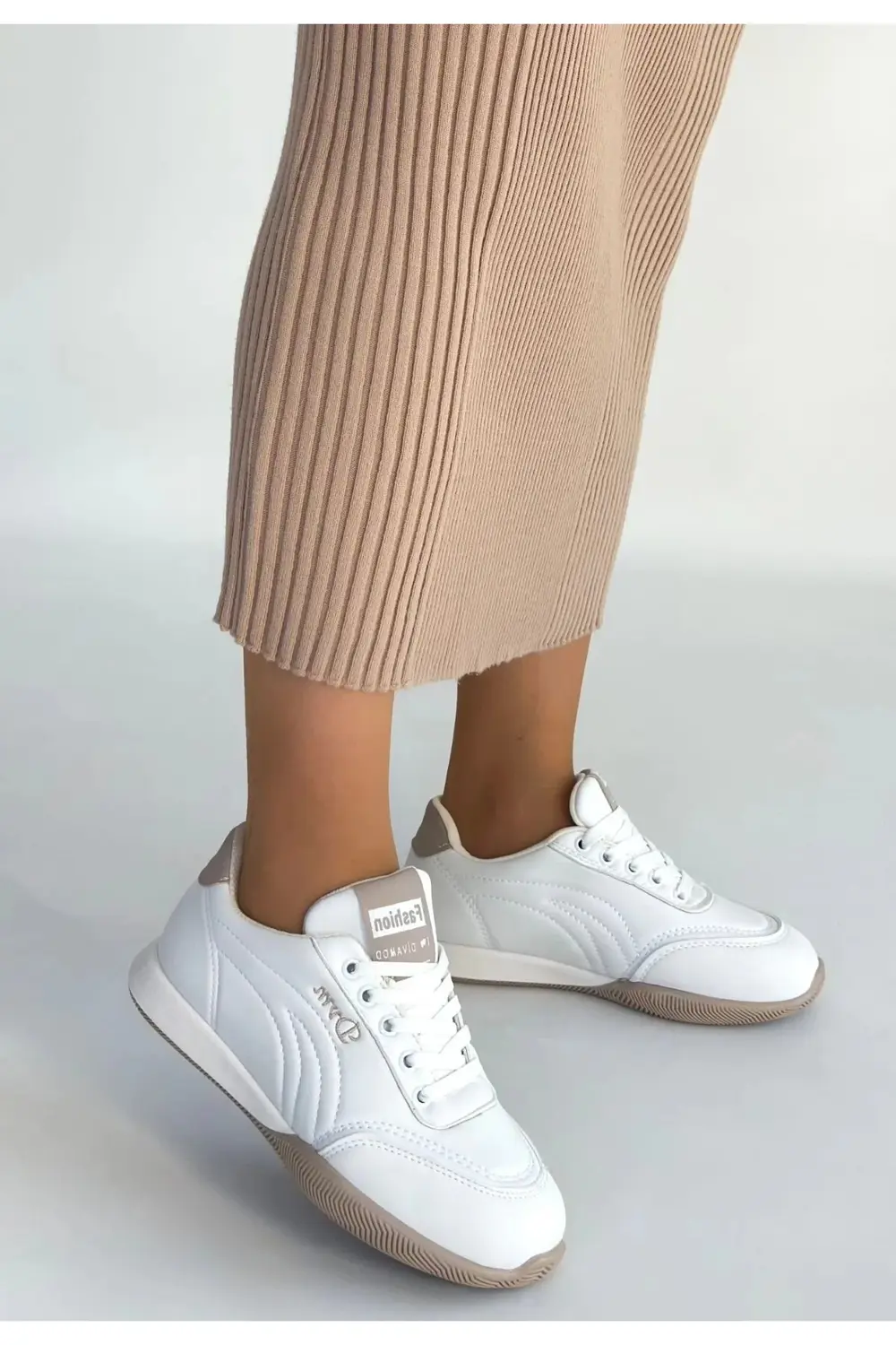 Tawen Beyaz Cilt Bağcıklı Spor Ayakkabı